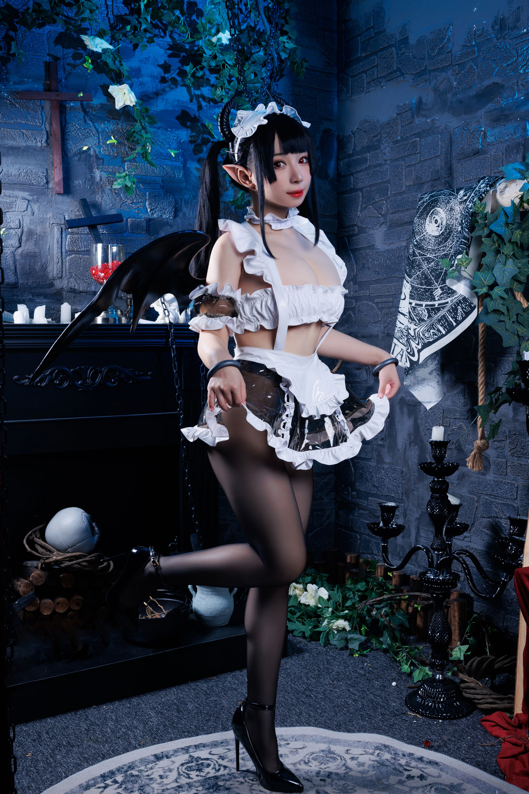 [福利COS] 胡桃猫Kurumineko - 女仆吸血姬