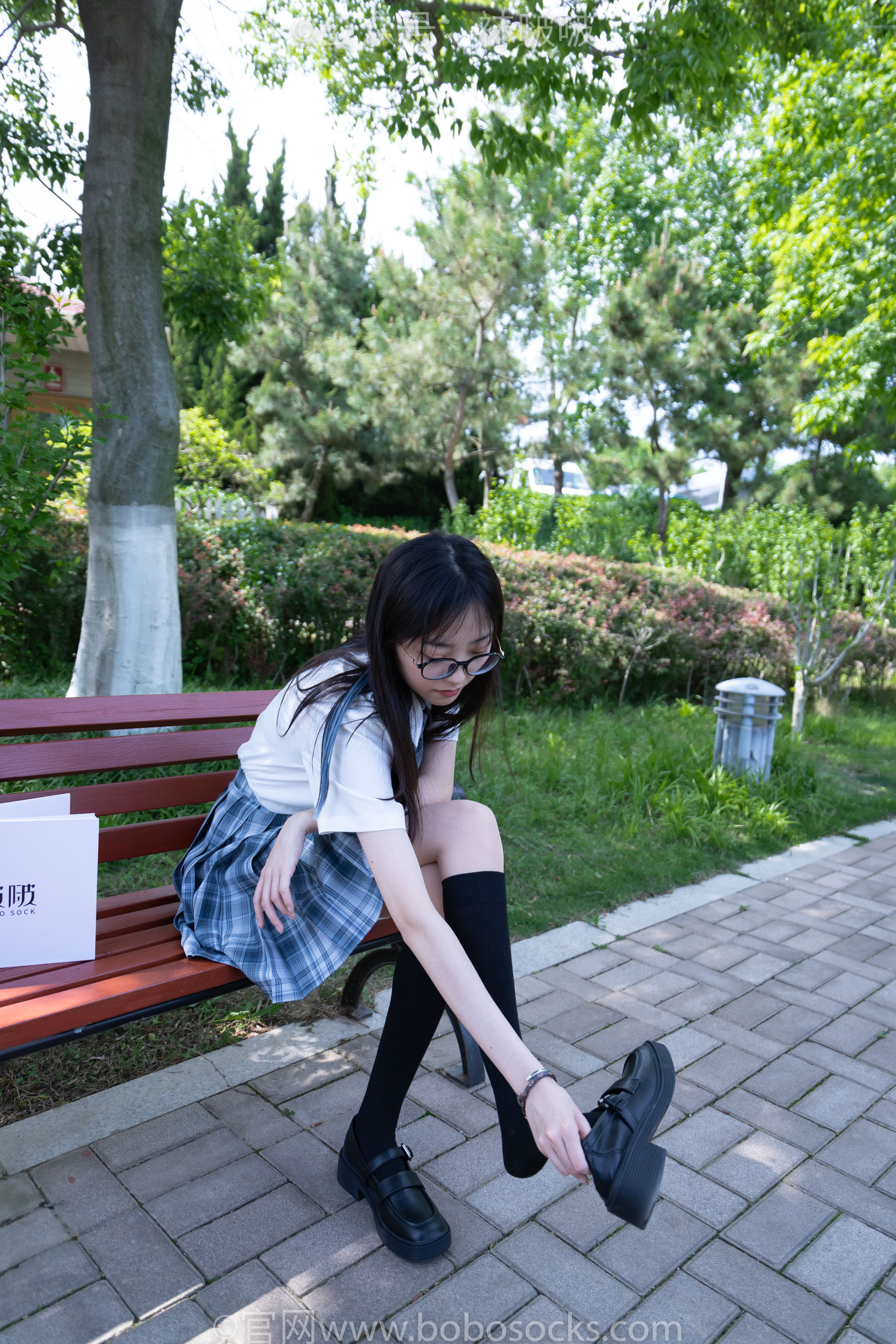 View - BoBoSocks袜啵啵 - Chiness Model  No.007 稚予-JK制服、皮鞋、黑色中筒棉袜、肉丝 - 图库库