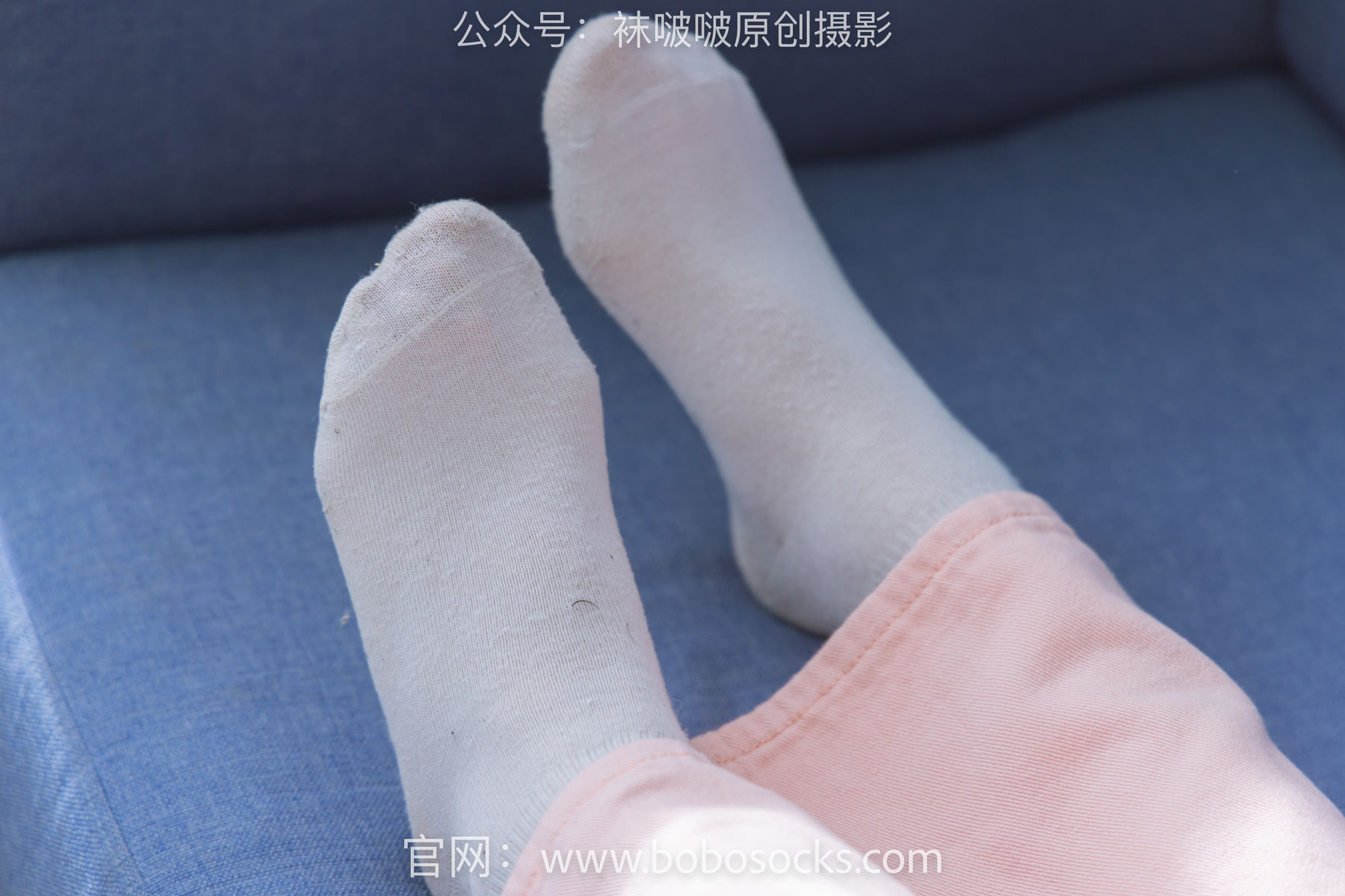 BoBoSocks No.141 周周-运动鞋、白棉袜、裸足 - 图库库