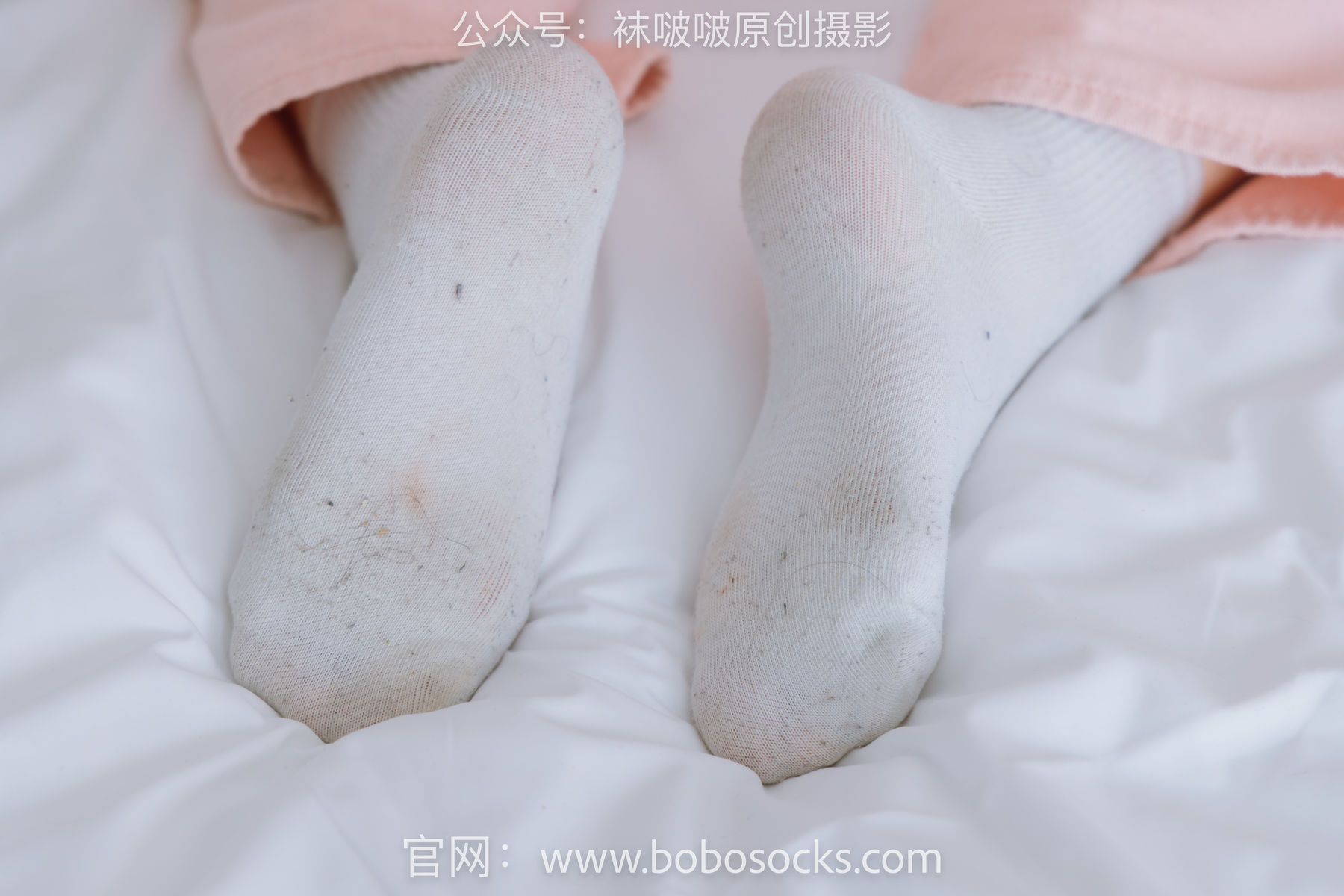 BoBoSocks No.141 周周-运动鞋、白棉袜、裸足 - 图库库