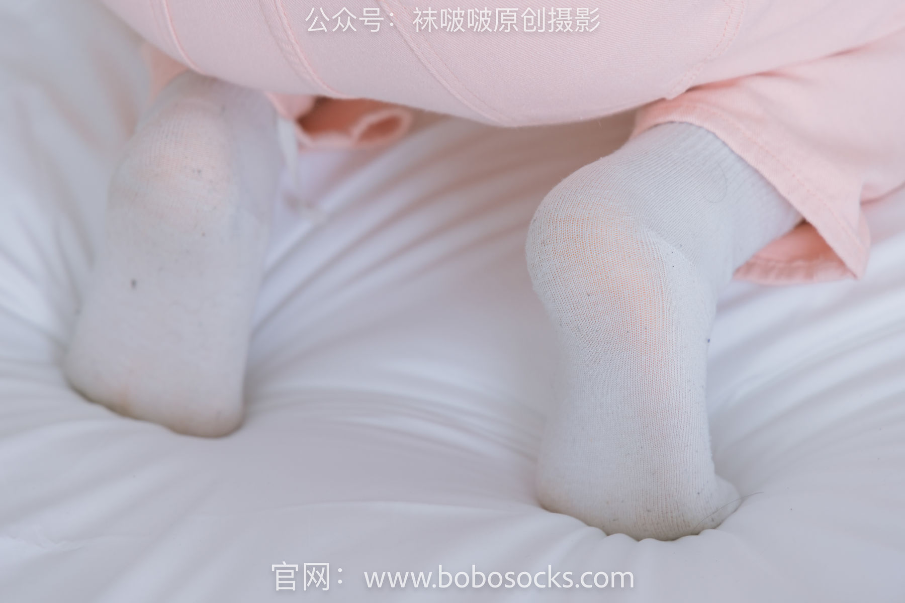 BoBoSocks No.141 周周-运动鞋、白棉袜、裸足 - 图库库