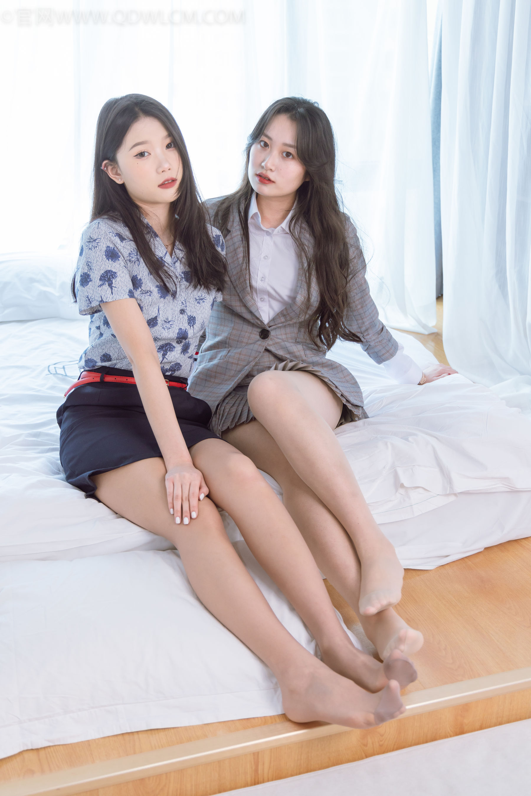 View - 物恋传媒 - Chiness Model  No.1402 小竹&小敏-悠闲午后 - 图库库