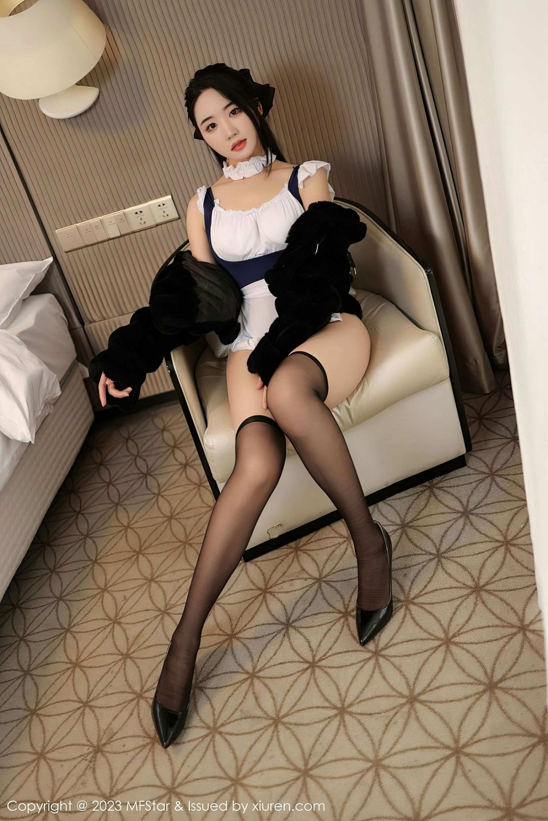 View - [MFStar]范模学院 2023.04.17 Vol.609 汐汐爱吃草莓 - 图库库