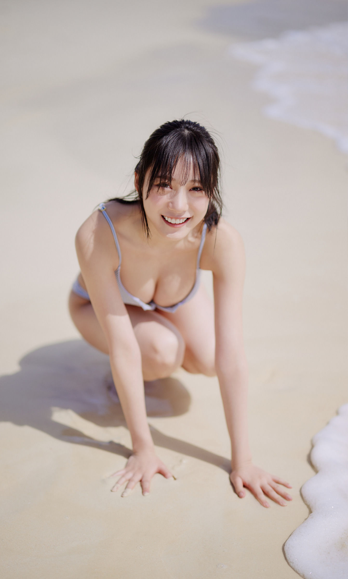 横野すみれ 写真集「海のステージ」