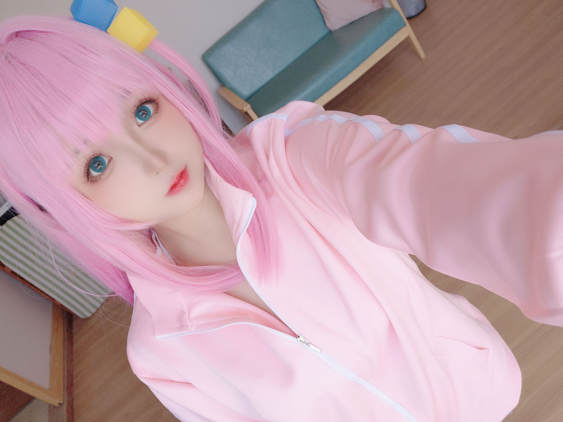 Cosplay 日奈娇 - 小孤独