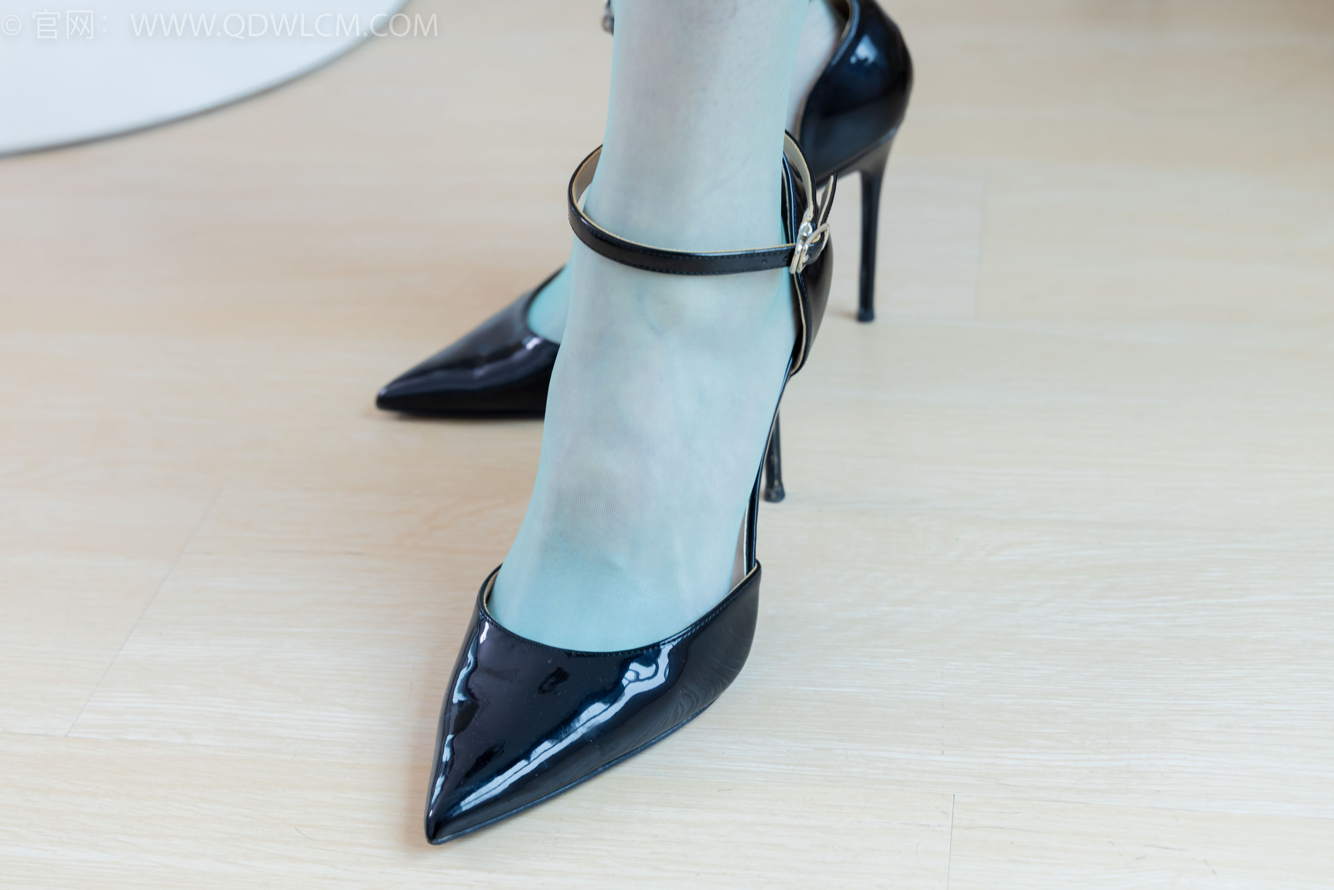 View - 物恋传媒 - Chiness Model  No.1981 菜菜 -繁星闪烁 - 图库库