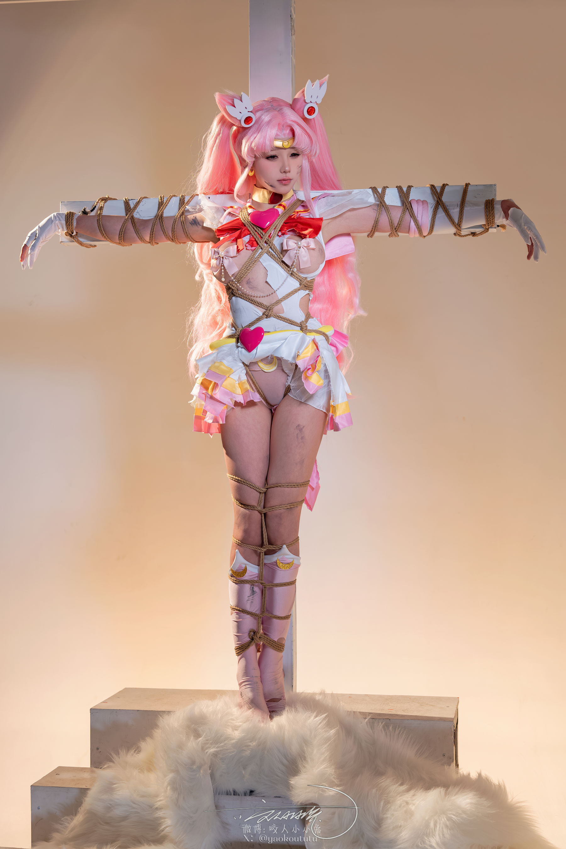 View - 咬一口兔娘 - 小小兔大危机 - 图库库