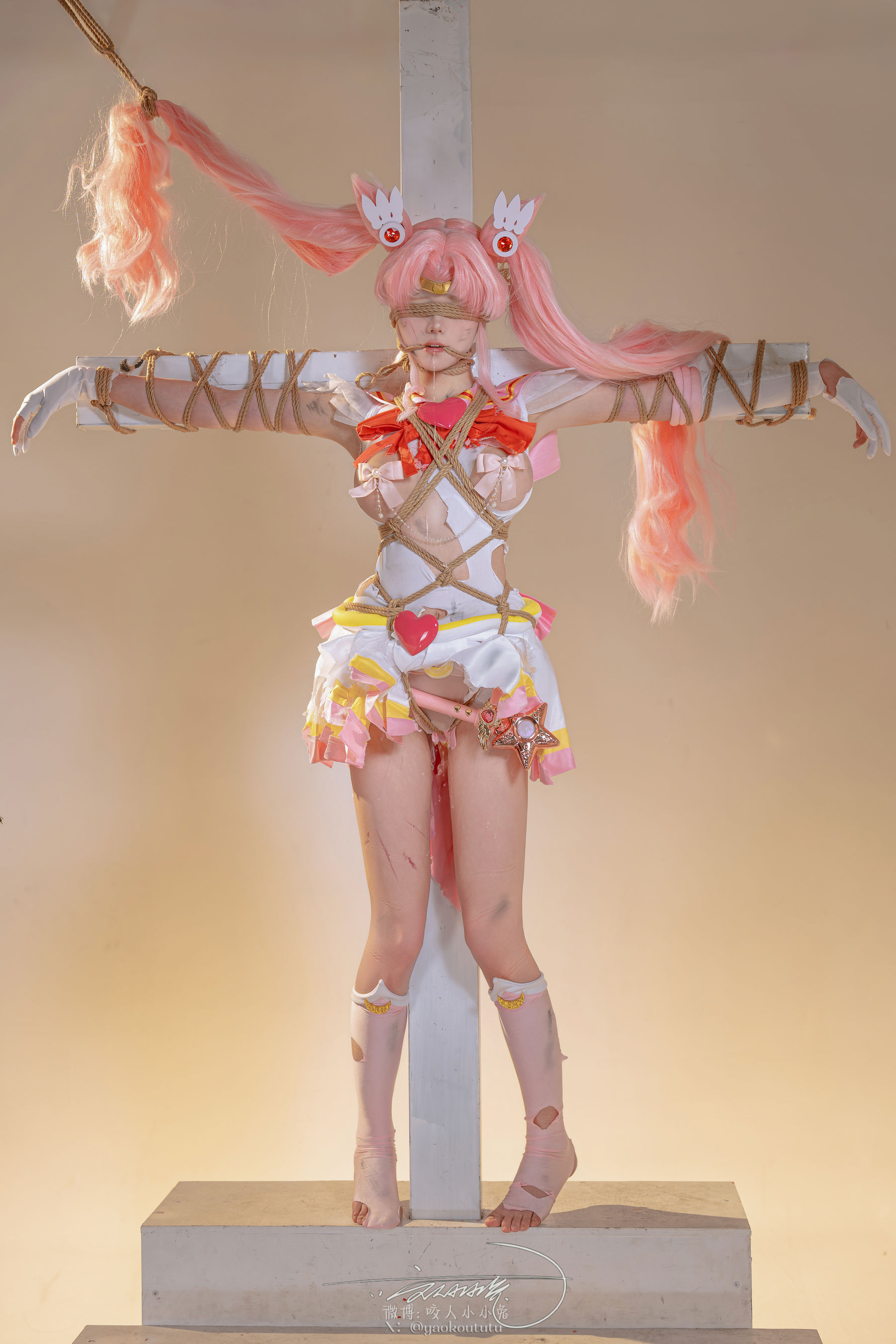 View - 咬一口兔娘 - 小小兔大危机 - 图库库