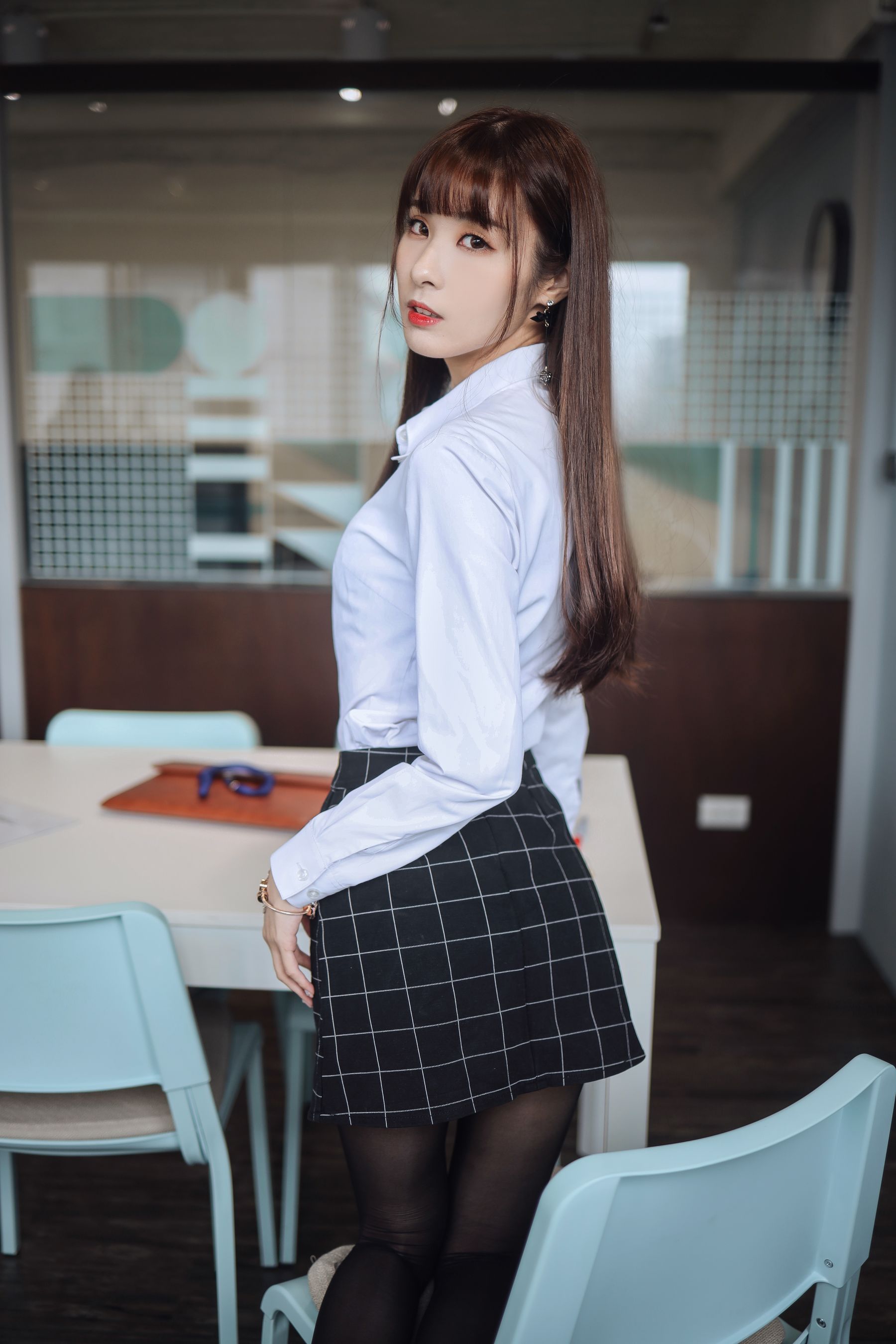 Gallery - 泥泥汝 - OL女郎A - 图库库