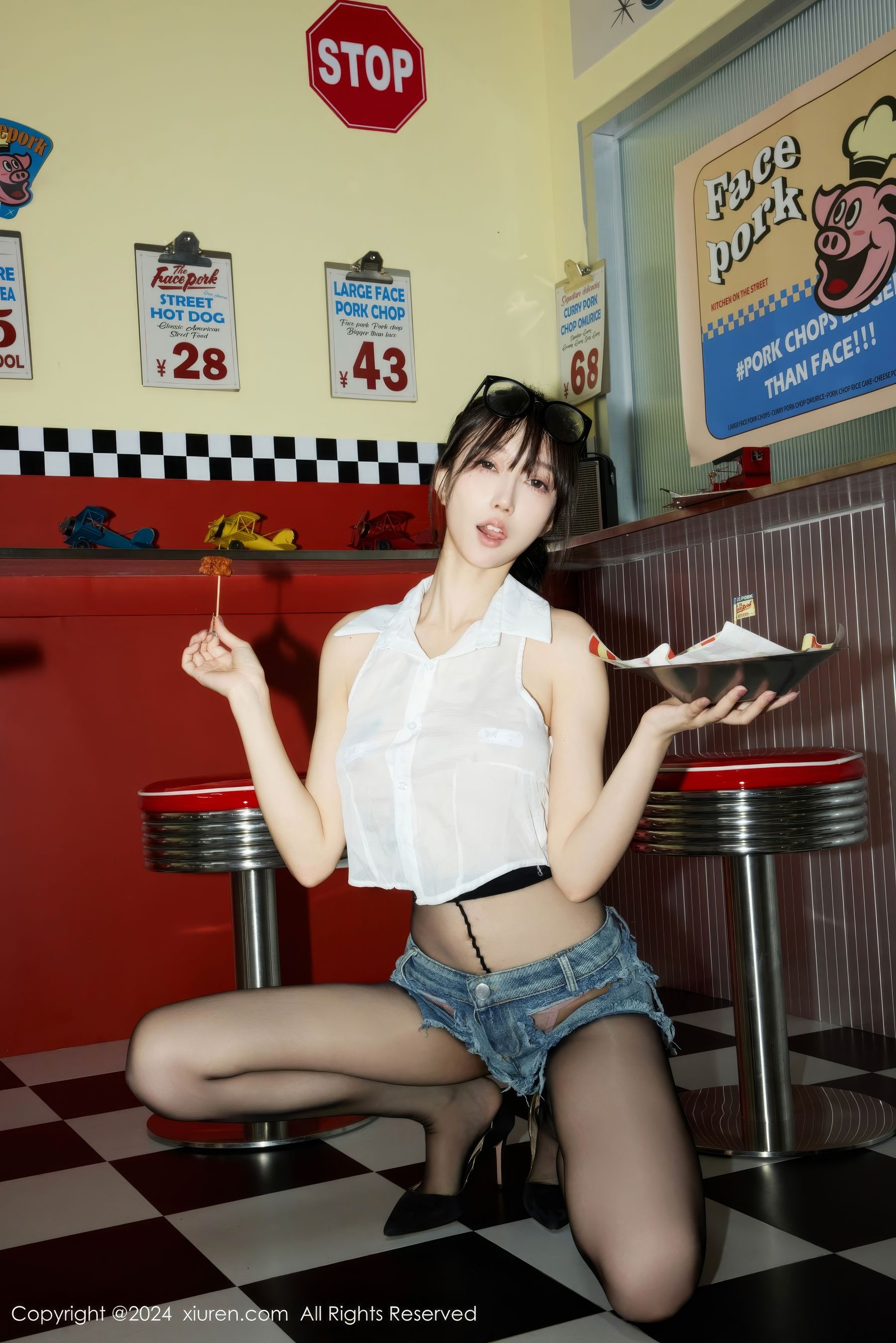 View - [XiuRen] 2024.07.05 No.8811 玥儿玥er - 图库库