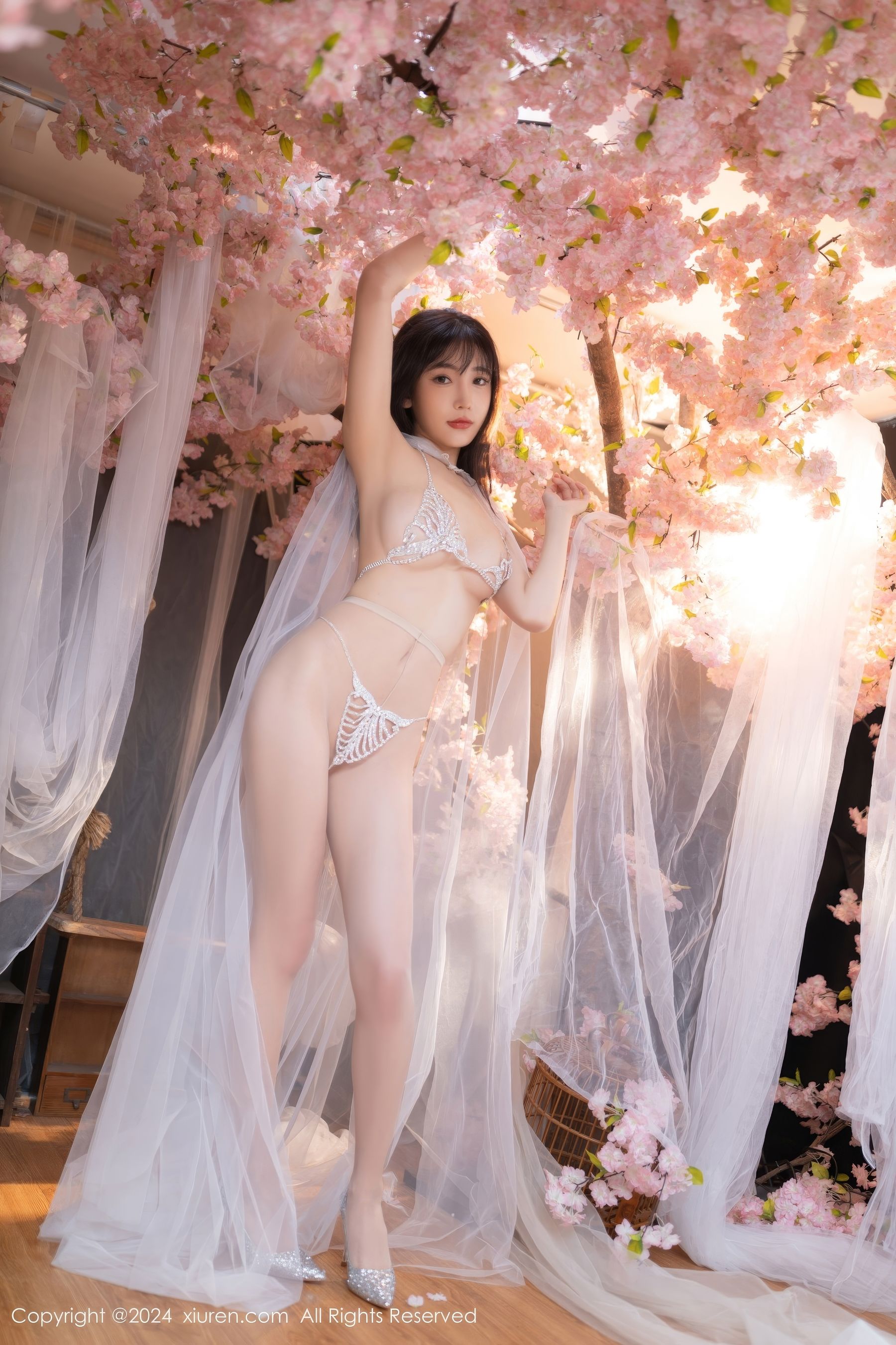 View - [XiuRen] 2024.07.04 No.8807 陆萱萱 - 图库库