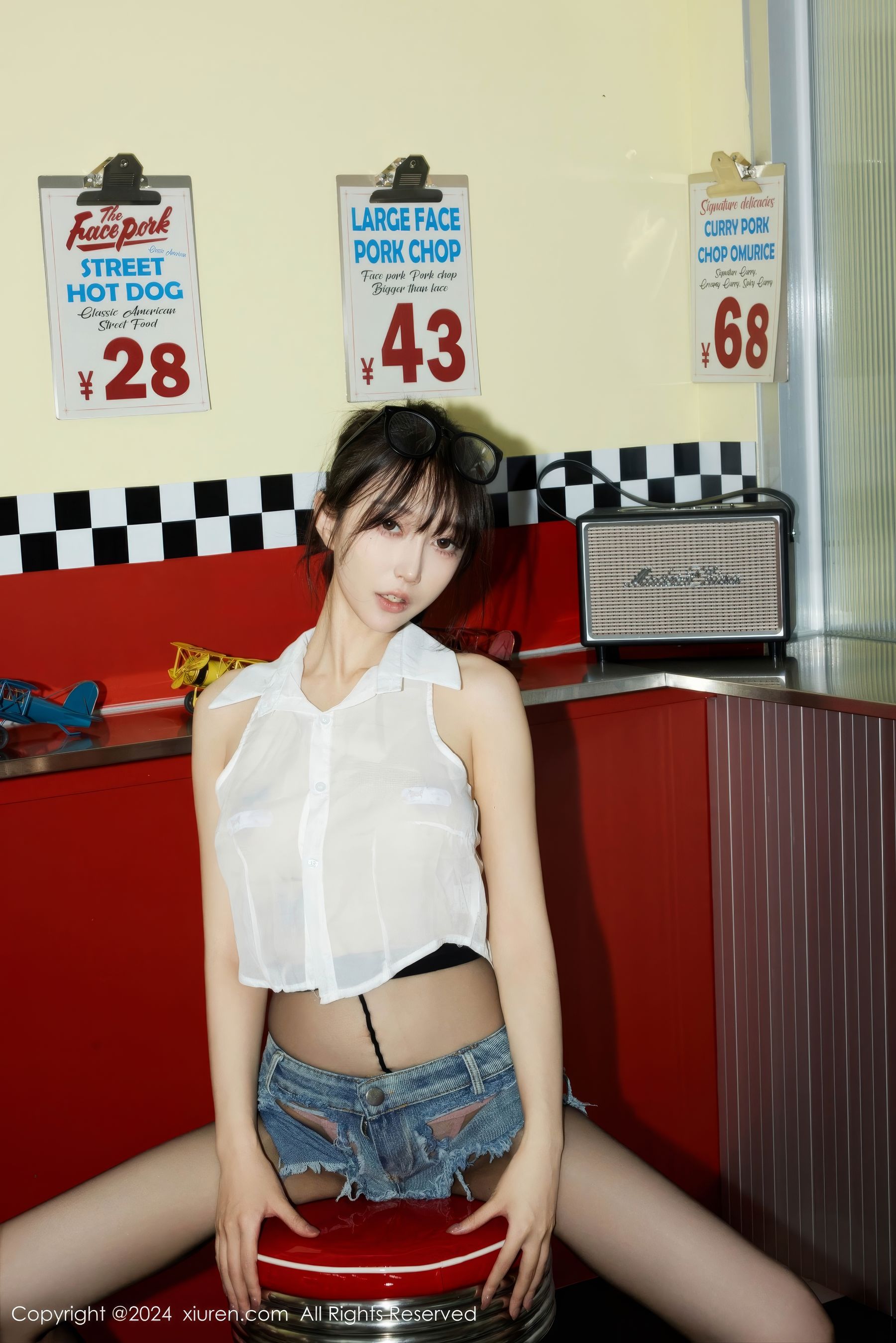 View - [XiuRen] 2024.07.05 No.8811 玥儿玥er - 图库库