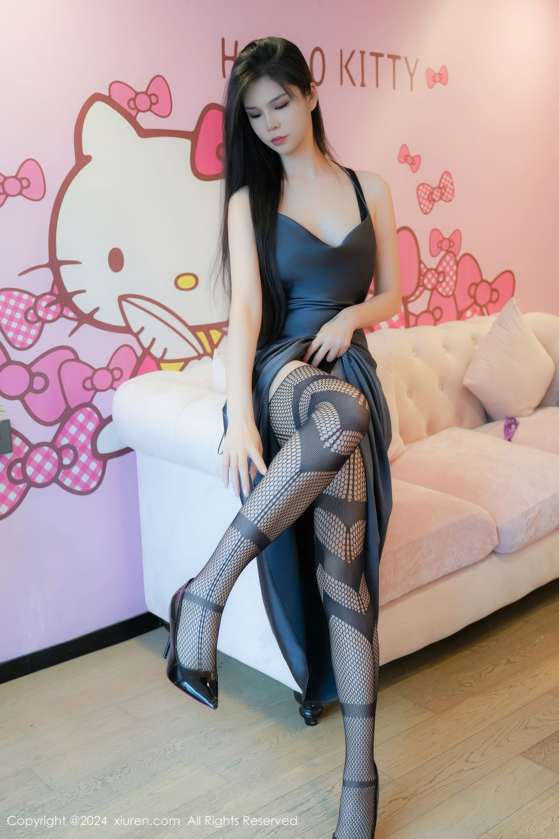 View - [XiuRen] 2024.07.03 No.8795 雪糕CiCi - 图库库