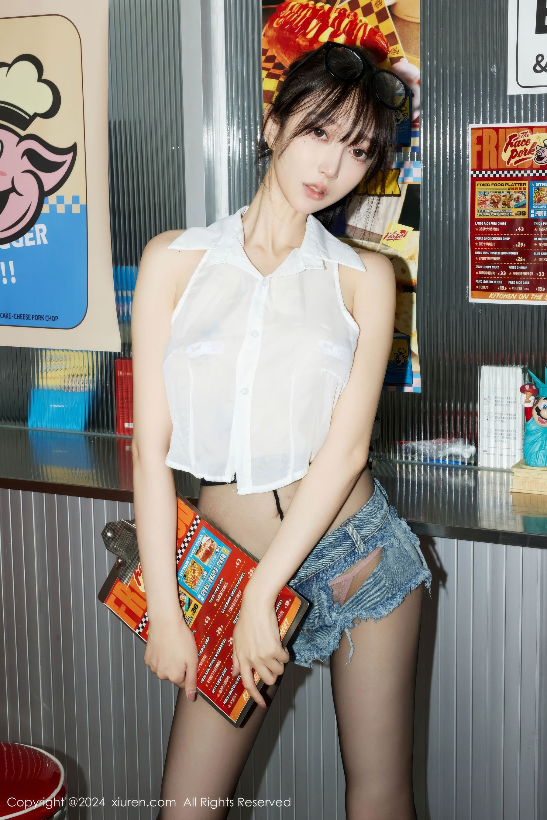 View - [XiuRen] 2024.07.05 No.8811 玥儿玥er - 图库库