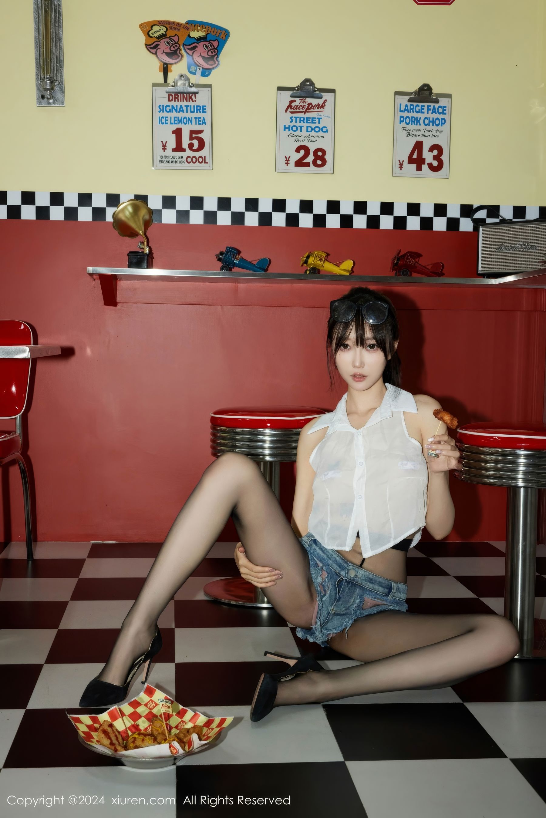 View - [XiuRen] 2024.07.05 No.8811 玥儿玥er - 图库库