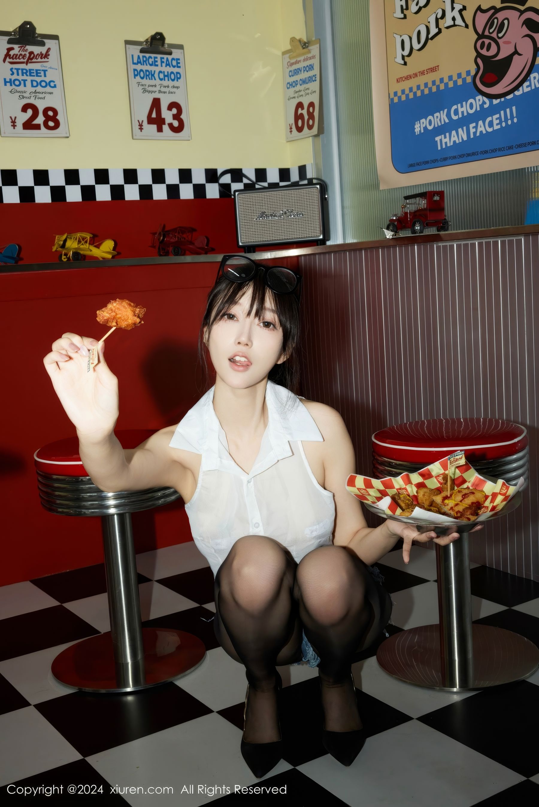 View - [XiuRen] 2024.07.05 No.8811 玥儿玥er - 图库库