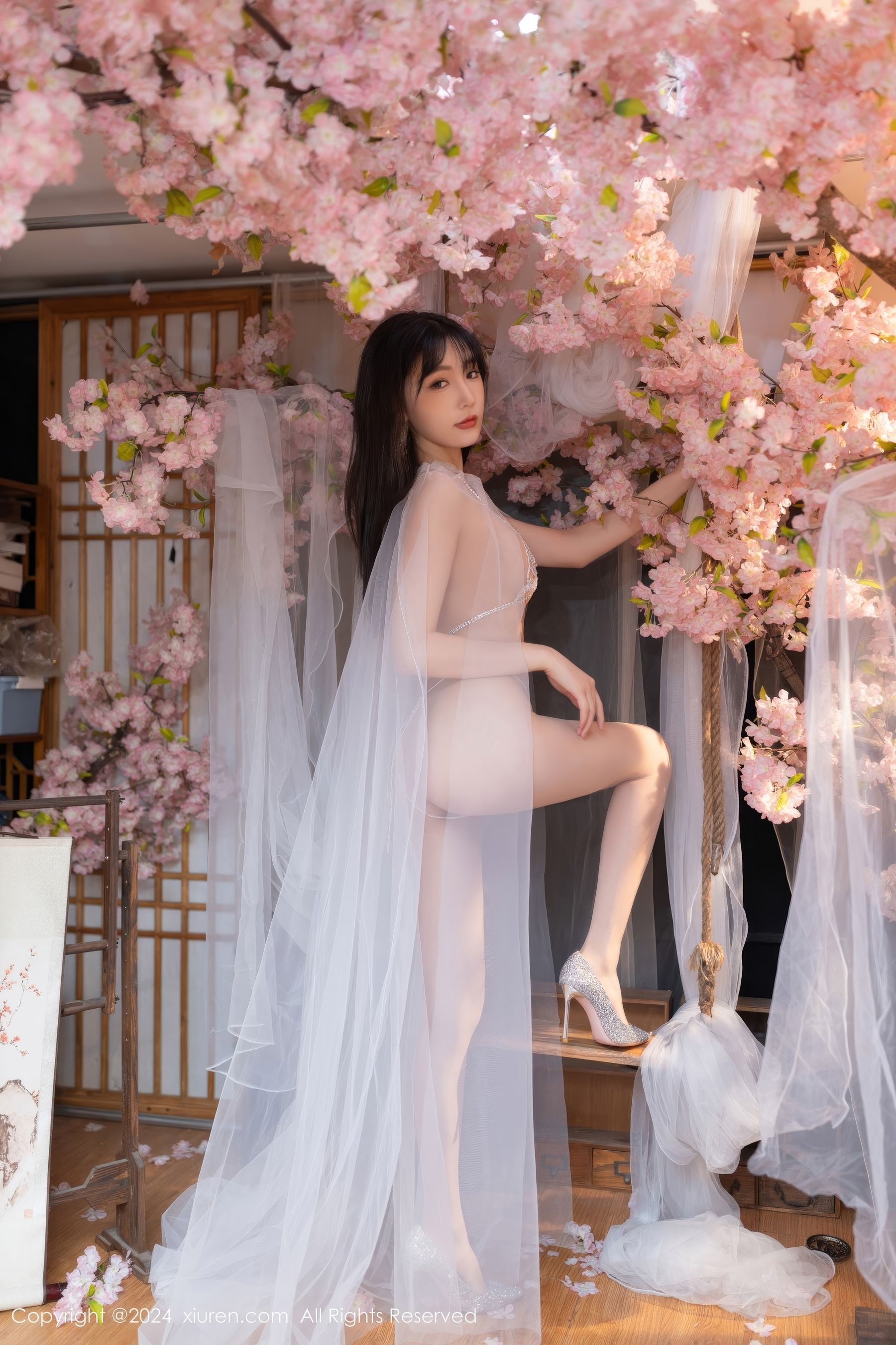 View - [XiuRen] 2024.07.04 No.8807 陆萱萱 - 图库库