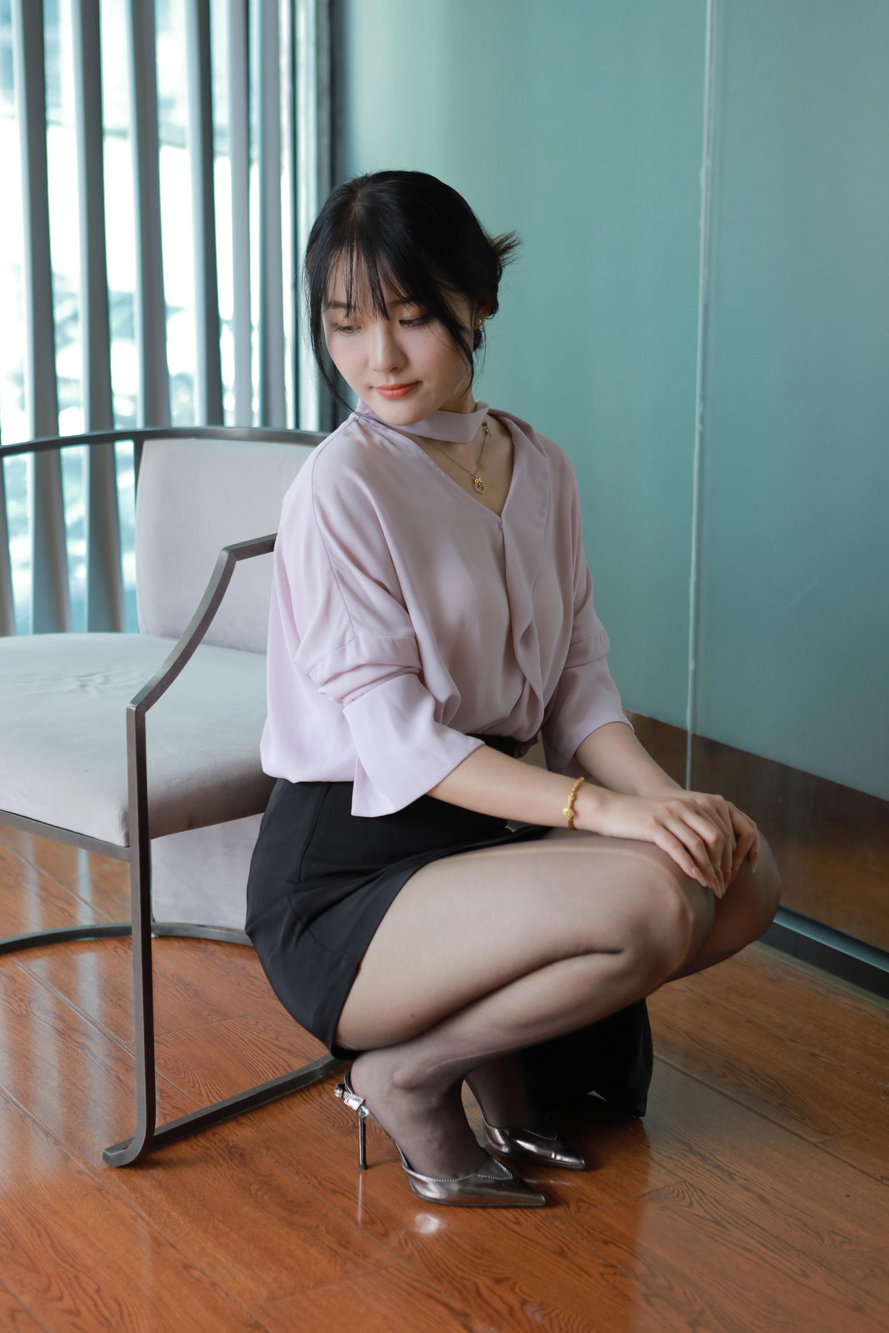 View - IESS异思趣向 - Chiness Model  - 模特 - model： 婉萍 《职业黑丝》 - 图库库