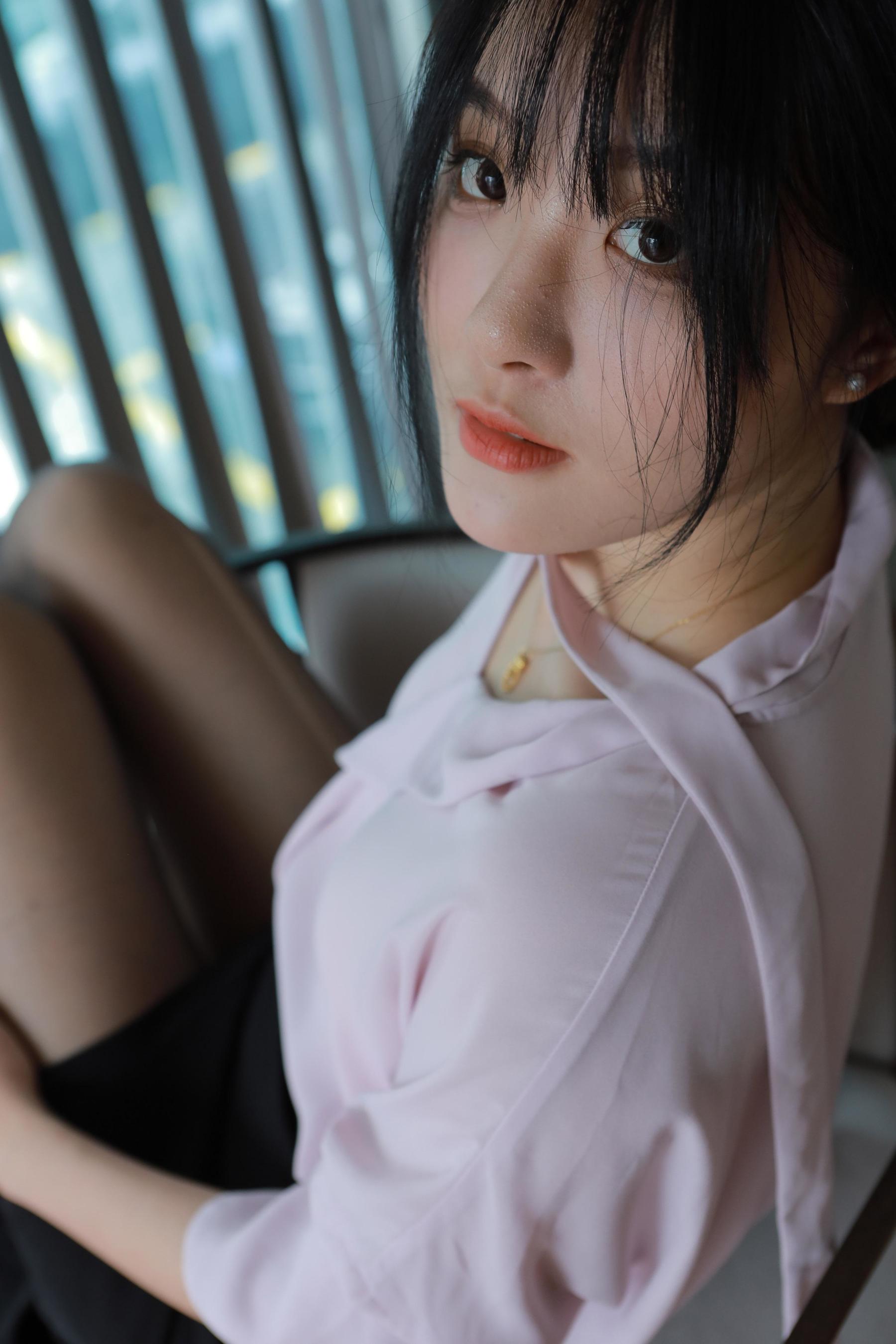 View - IESS异思趣向 - Chiness Model  - 模特 - model： 婉萍 《职业黑丝》 - 图库库