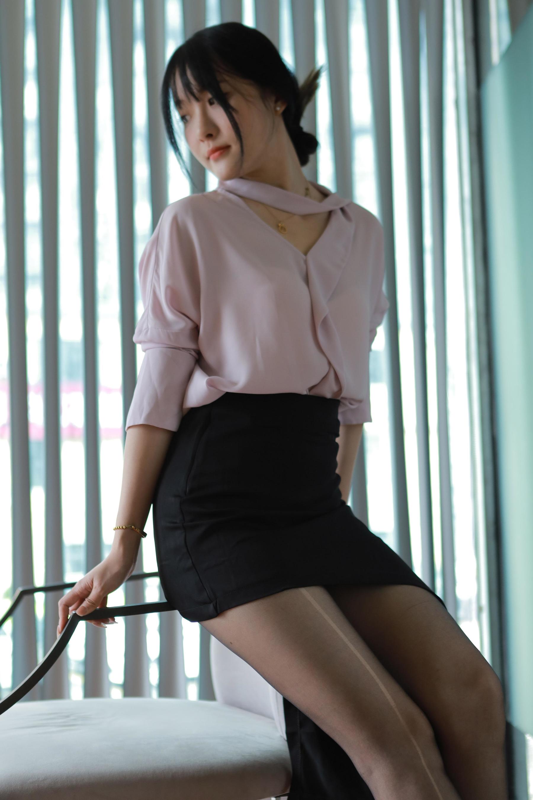 View - IESS异思趣向 - Chiness Model  - 模特 - model： 婉萍 《职业黑丝》 - 图库库