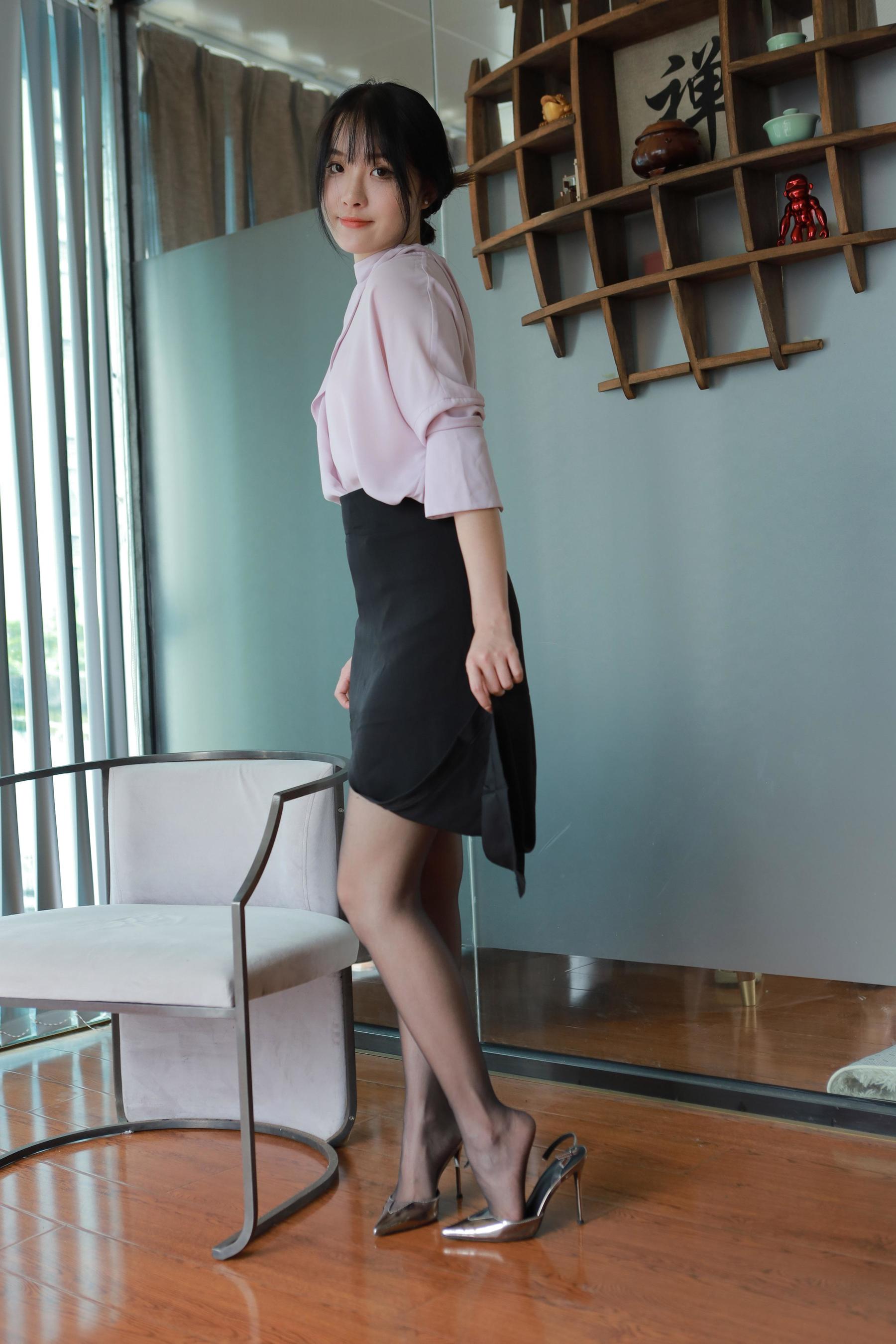 View - IESS异思趣向 - Chiness Model  - 模特 - model： 婉萍 《职业黑丝》 - 图库库