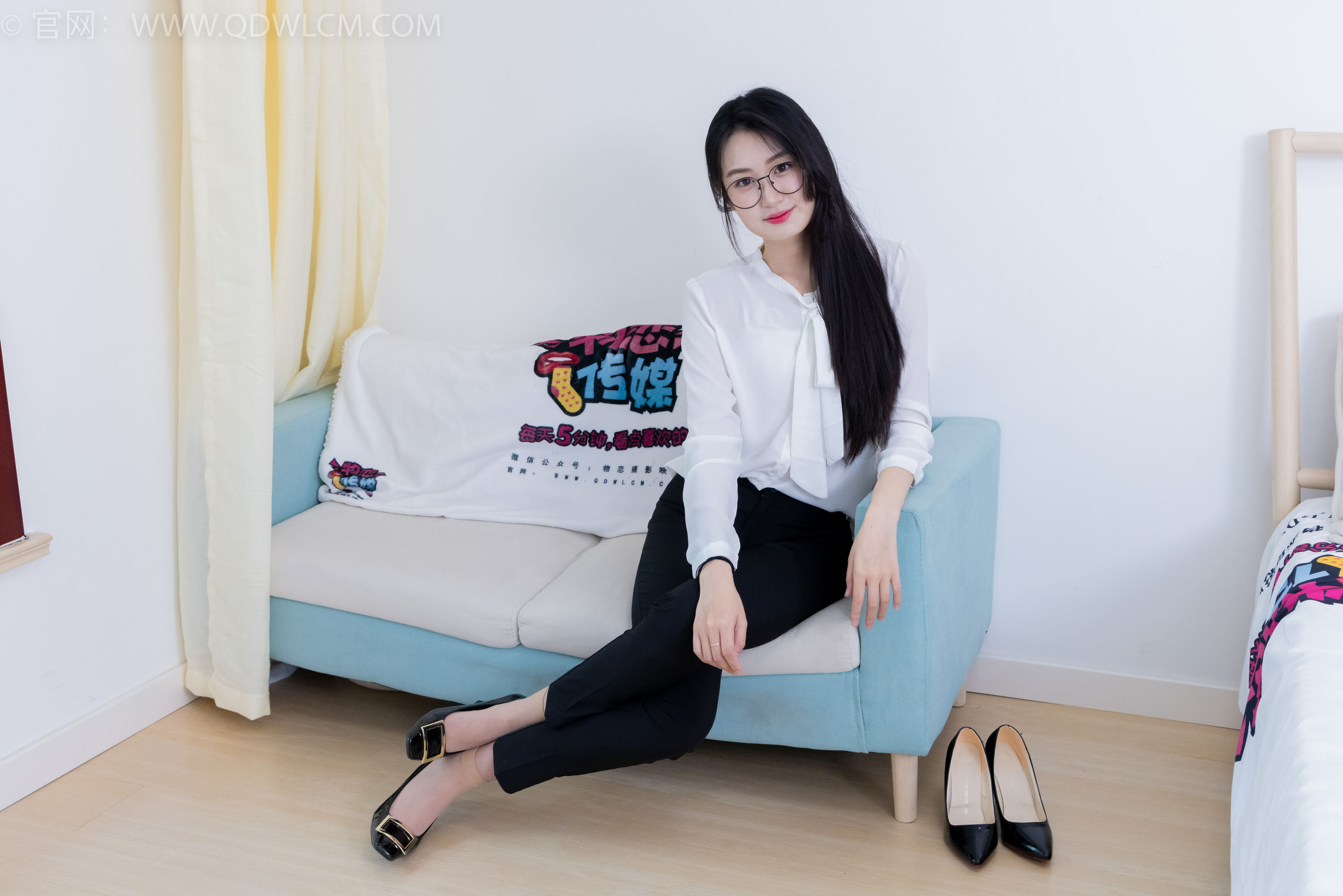 View - 物恋传媒 - Chiness Model  No.2022 小敏 -心被雾深陷 - 图库库