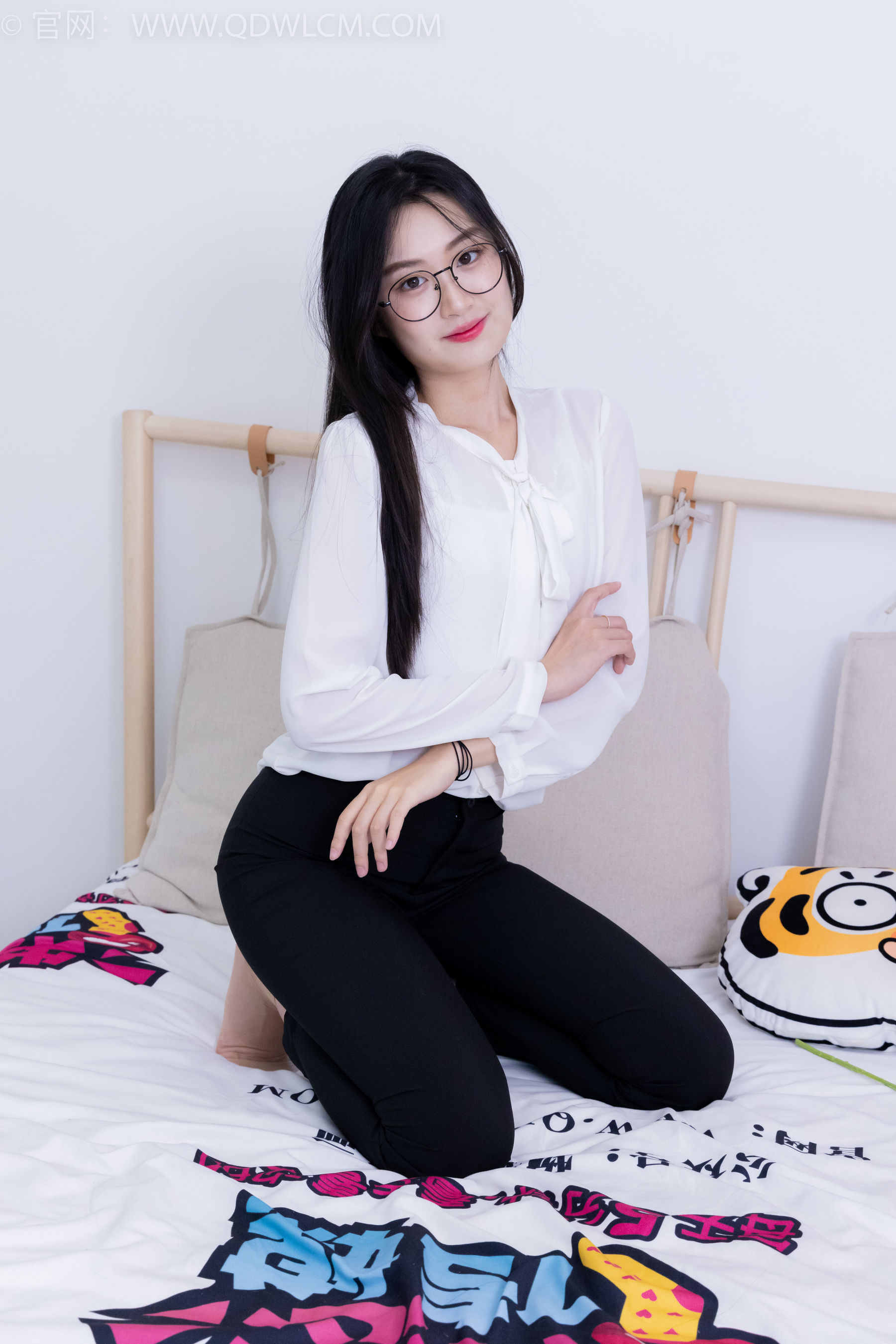 View - 物恋传媒 - Chiness Model  No.2022 小敏 -心被雾深陷 - 图库库