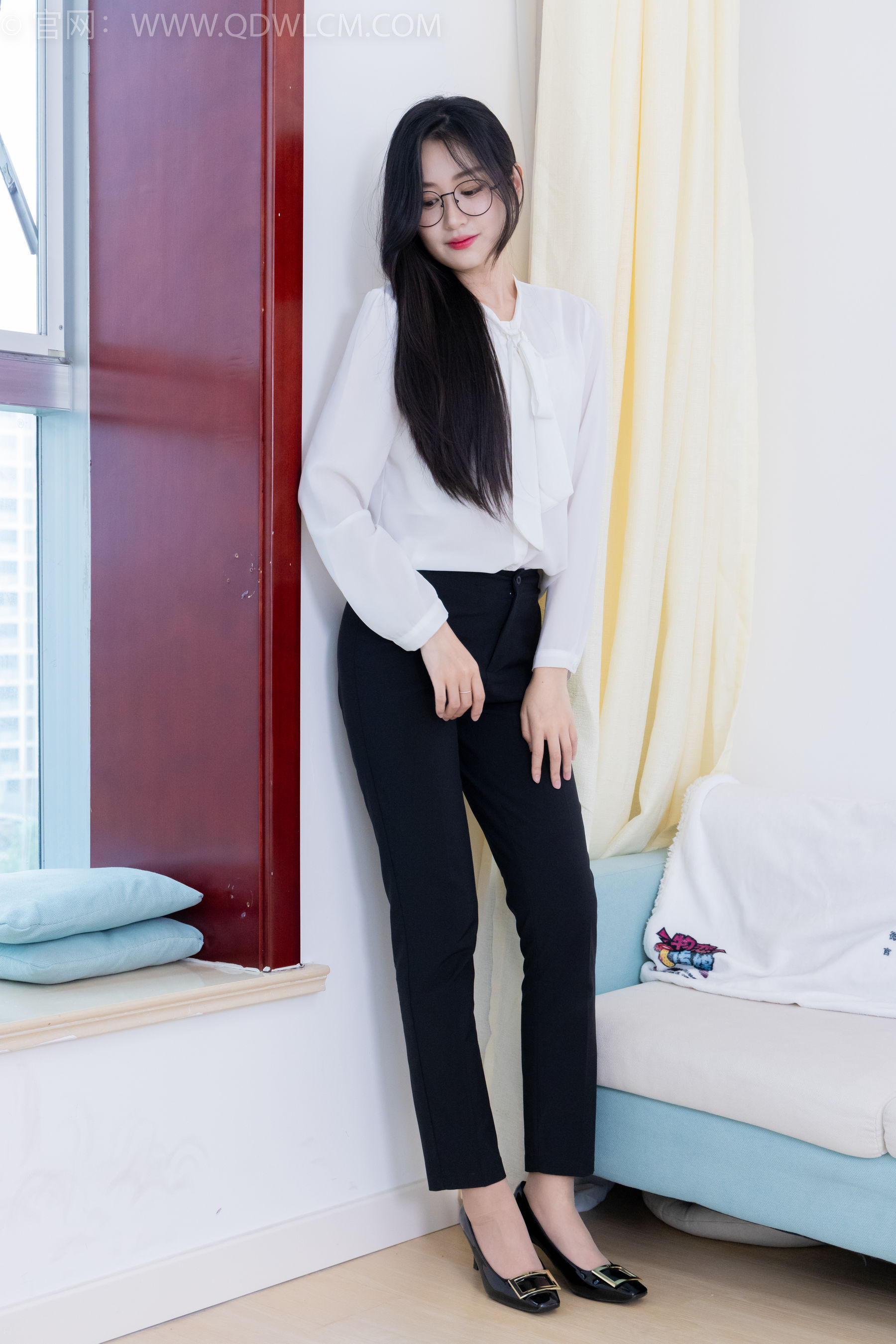 View - 物恋传媒 - Chiness Model  No.2022 小敏 -心被雾深陷 - 图库库