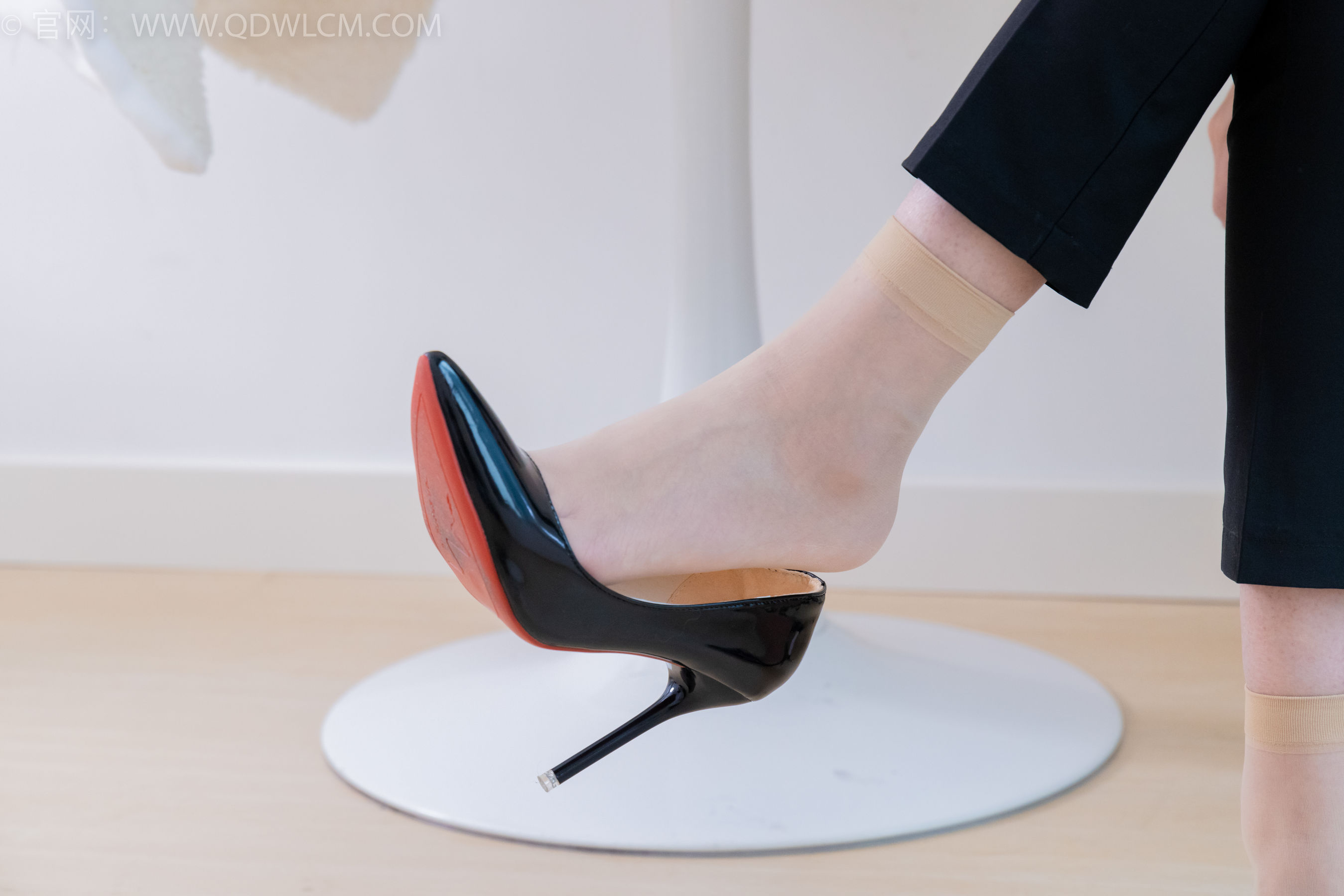 View - 物恋传媒 - Chiness Model  No.2022 小敏 -心被雾深陷 - 图库库