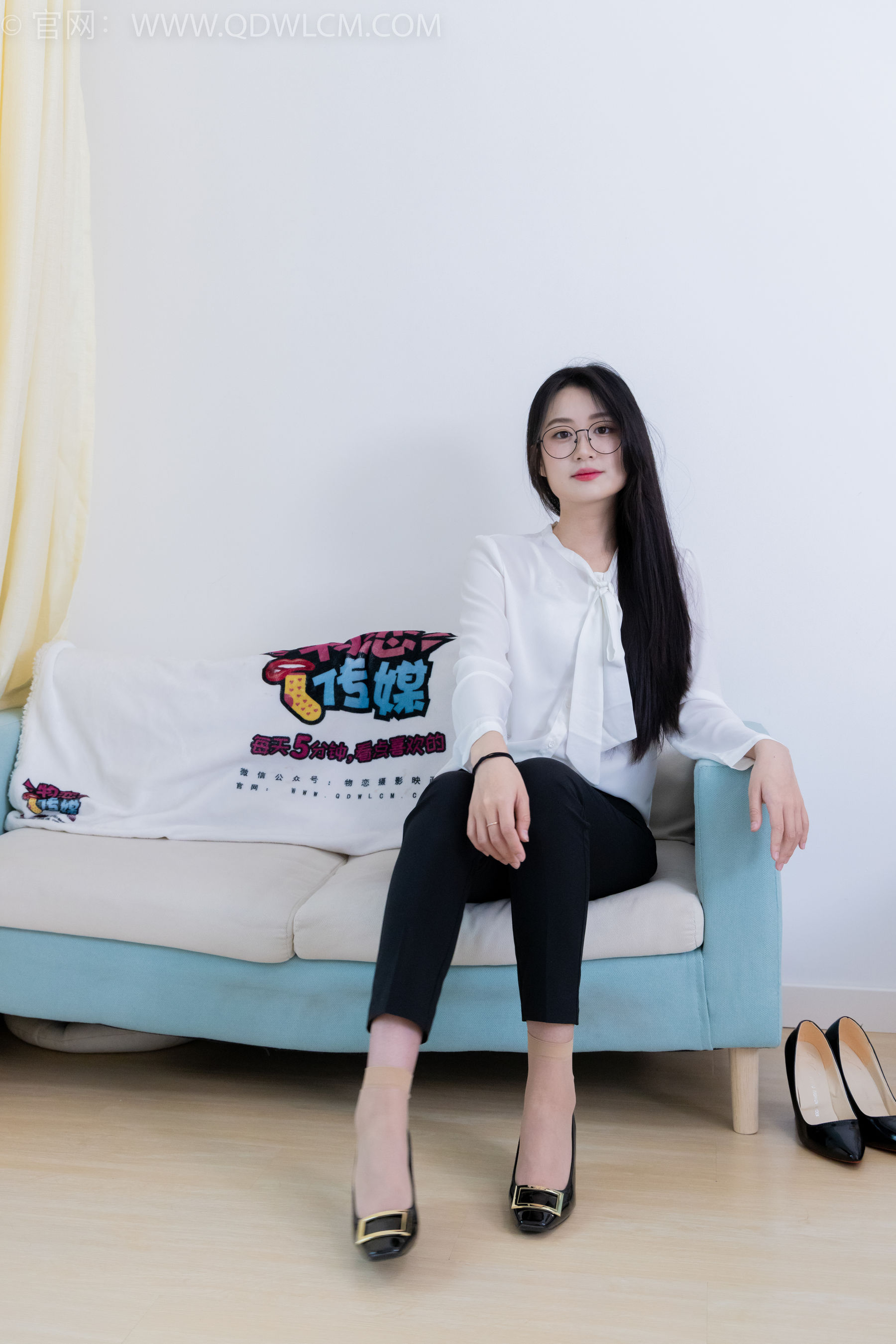 View - 物恋传媒 - Chiness Model  No.2022 小敏 -心被雾深陷 - 图库库