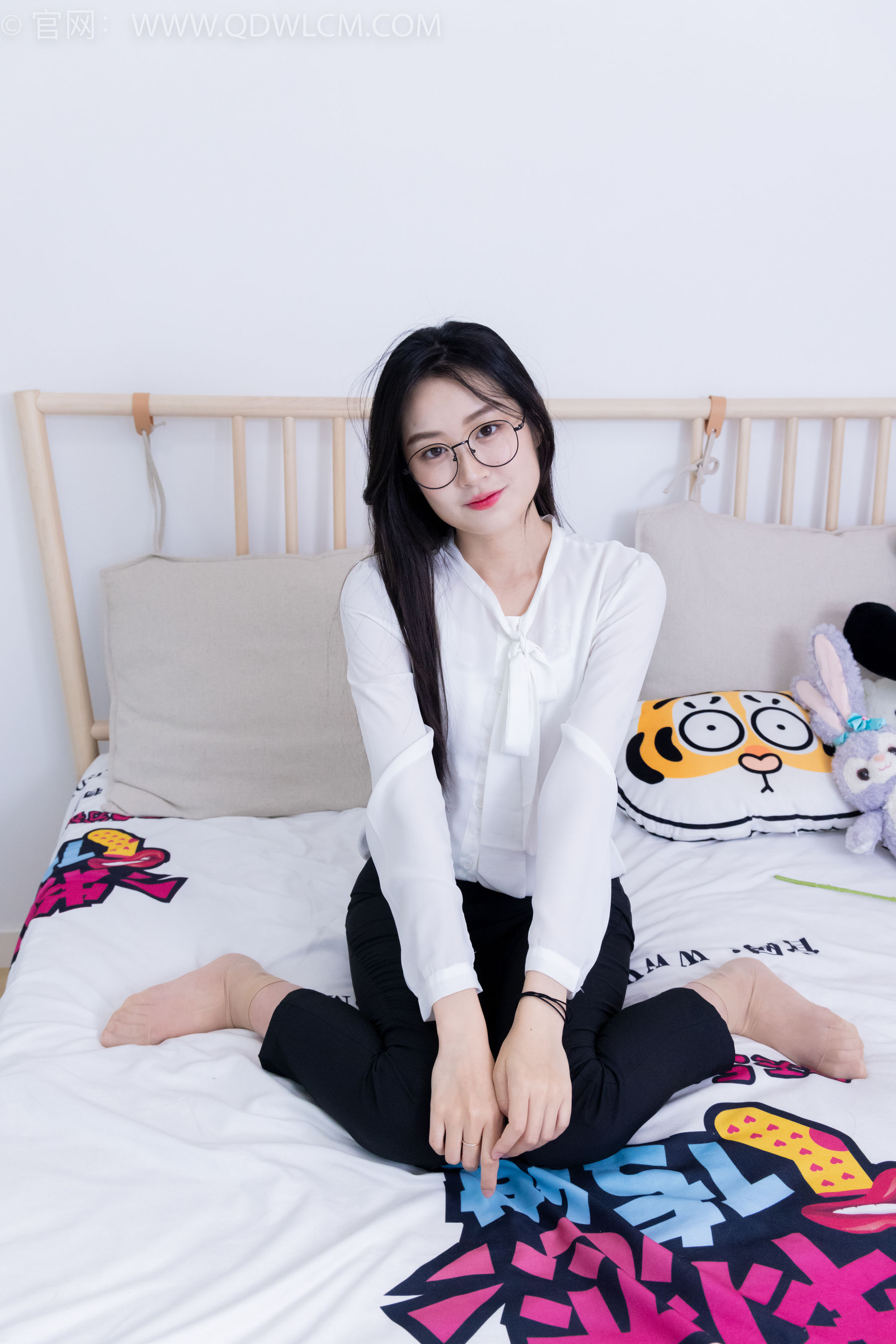 View - 物恋传媒 - Chiness Model  No.2022 小敏 -心被雾深陷 - 图库库