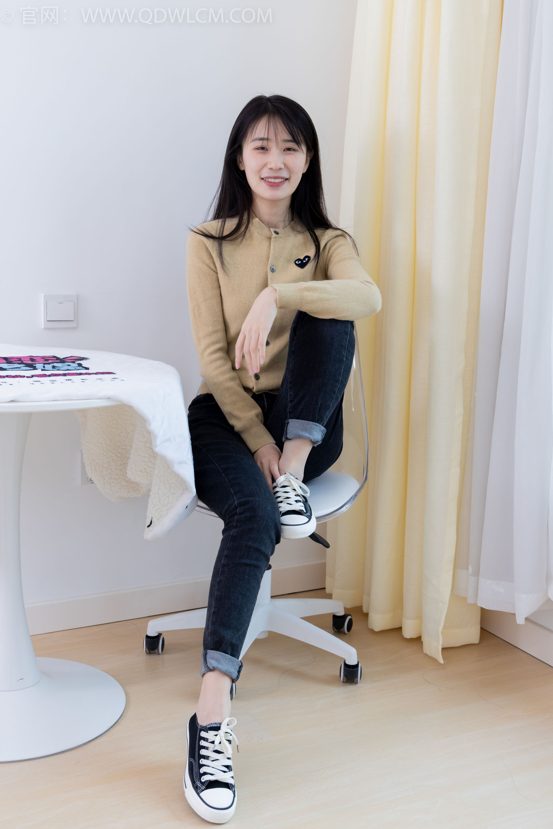 View - 物恋传媒 - Chiness Model  No.2033 菜菜 -熟悉的面孔 - 图库库