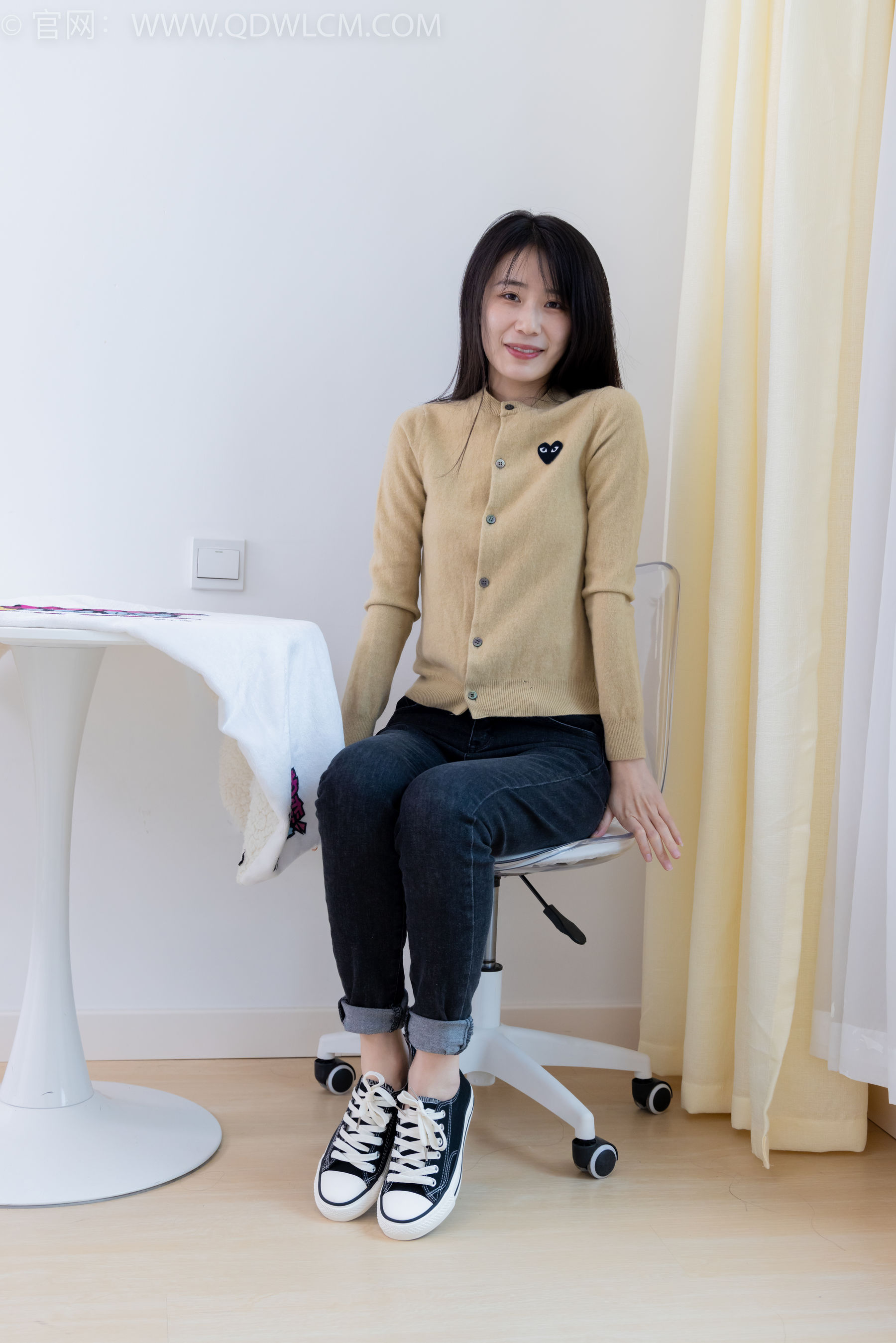 View - 物恋传媒 - Chiness Model  No.2033 菜菜 -熟悉的面孔 - 图库库