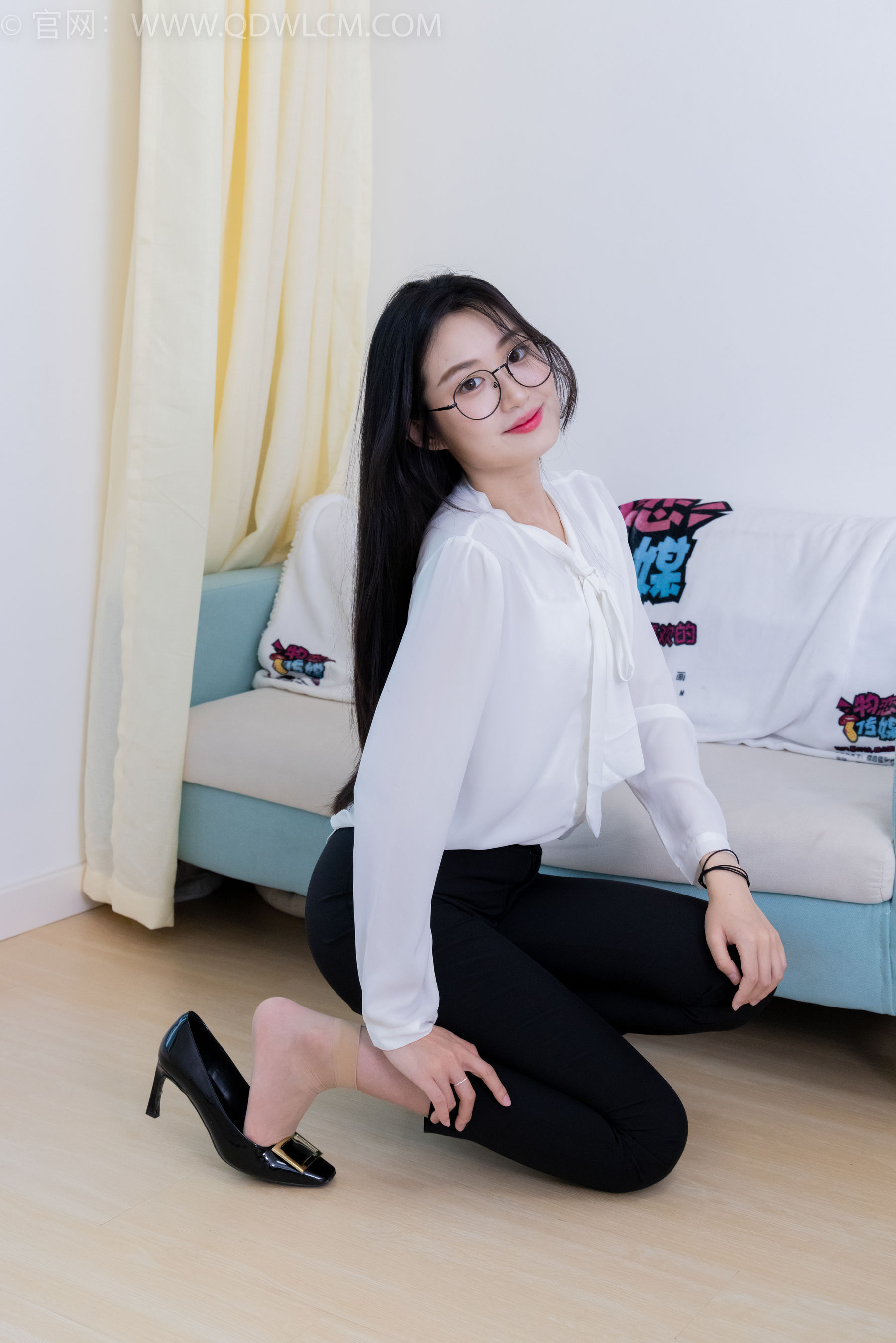 View - 物恋传媒 - Chiness Model  No.2022 小敏 -心被雾深陷 - 图库库