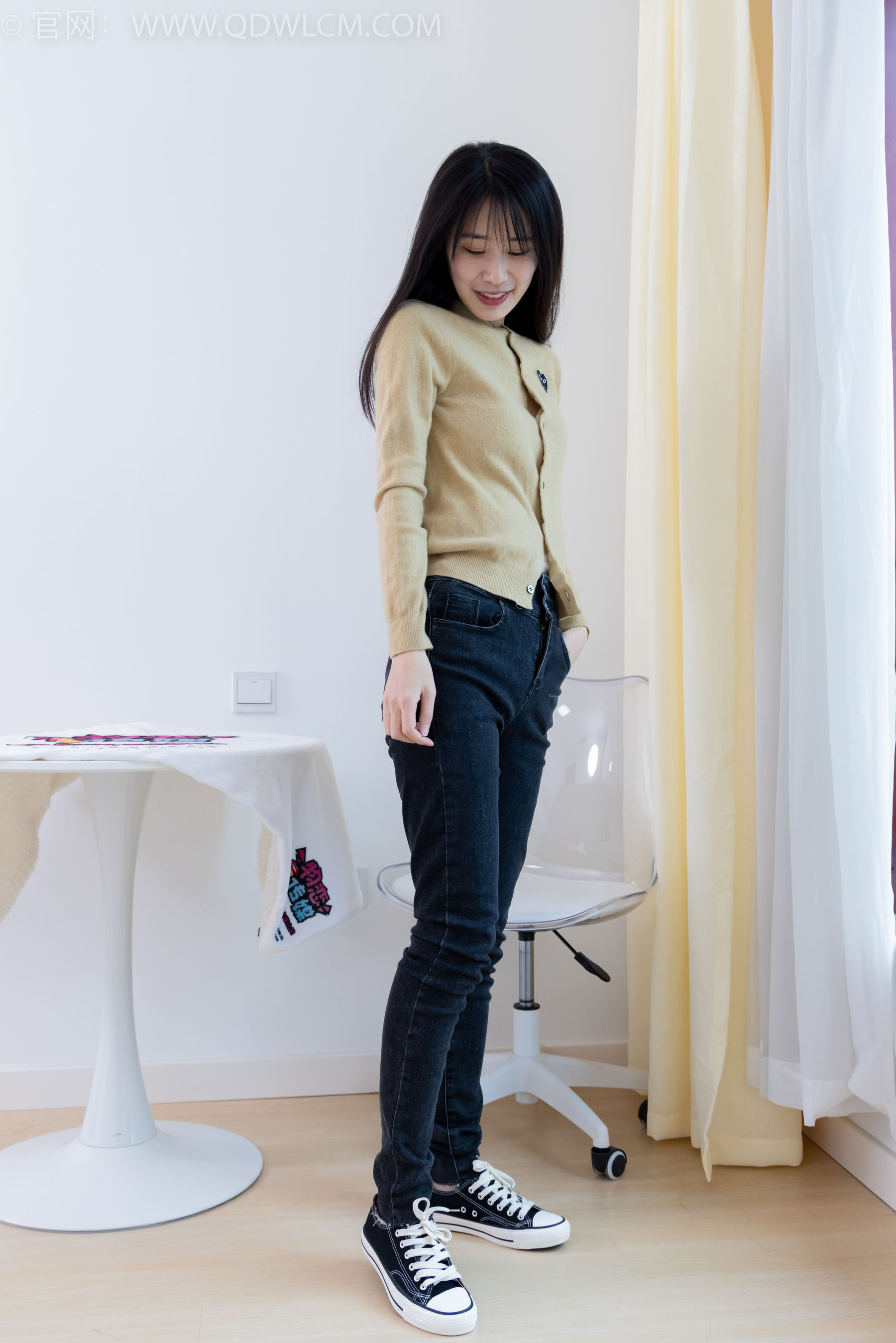 View - 物恋传媒 - Chiness Model  No.2033 菜菜 -熟悉的面孔 - 图库库