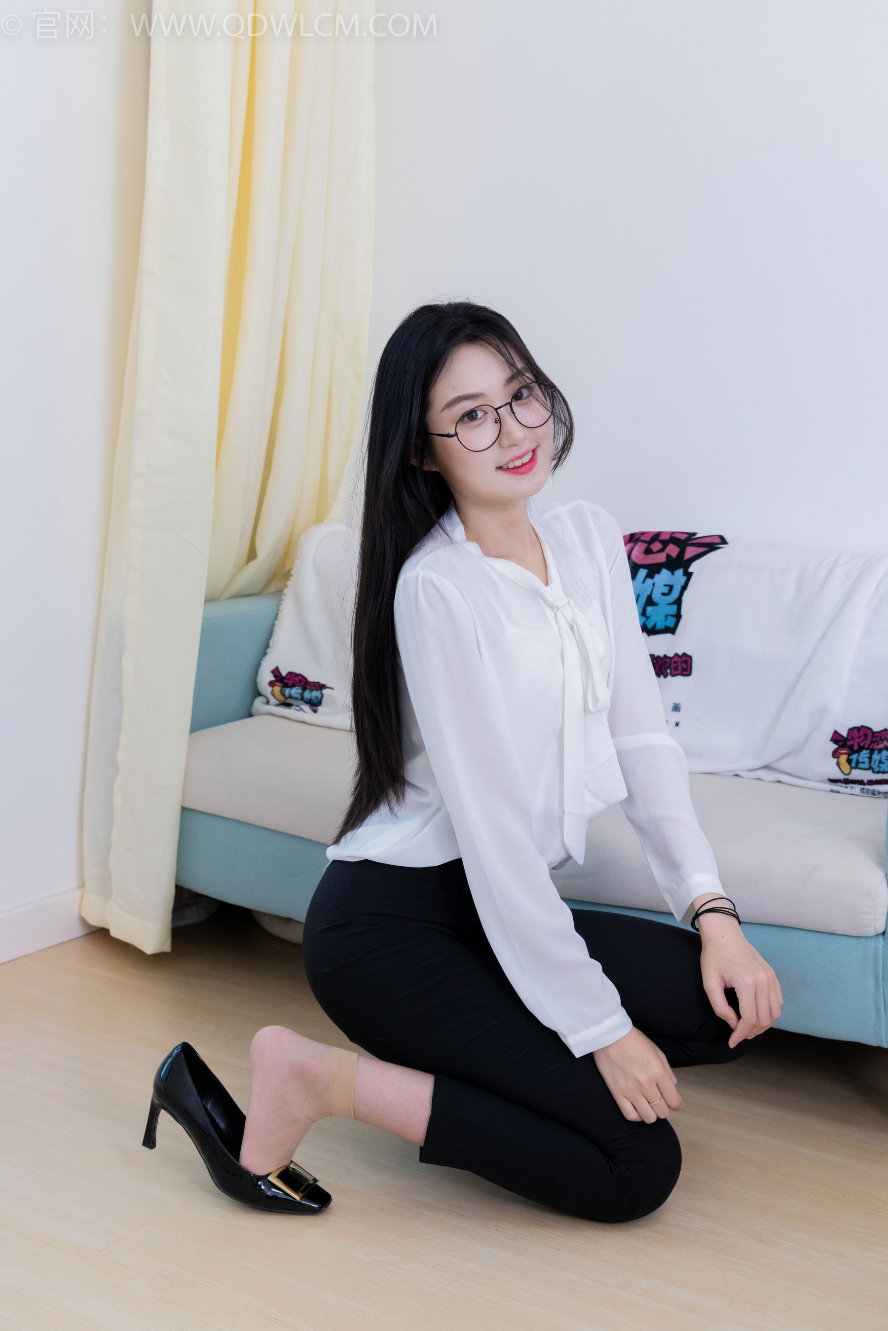 View - 物恋传媒 - Chiness Model  No.2022 小敏 -心被雾深陷 - 图库库