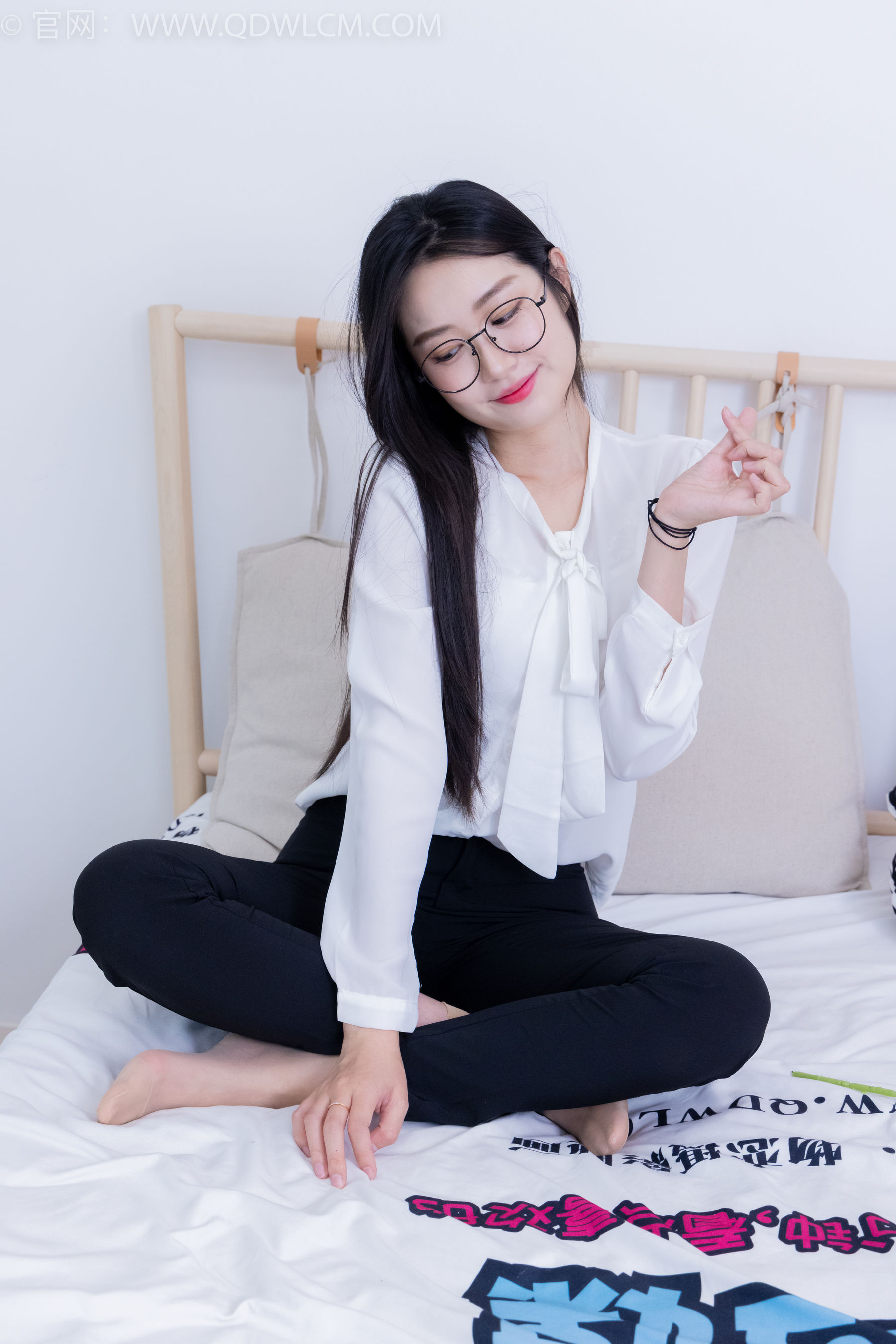 View - 物恋传媒 - Chiness Model  No.2022 小敏 -心被雾深陷 - 图库库