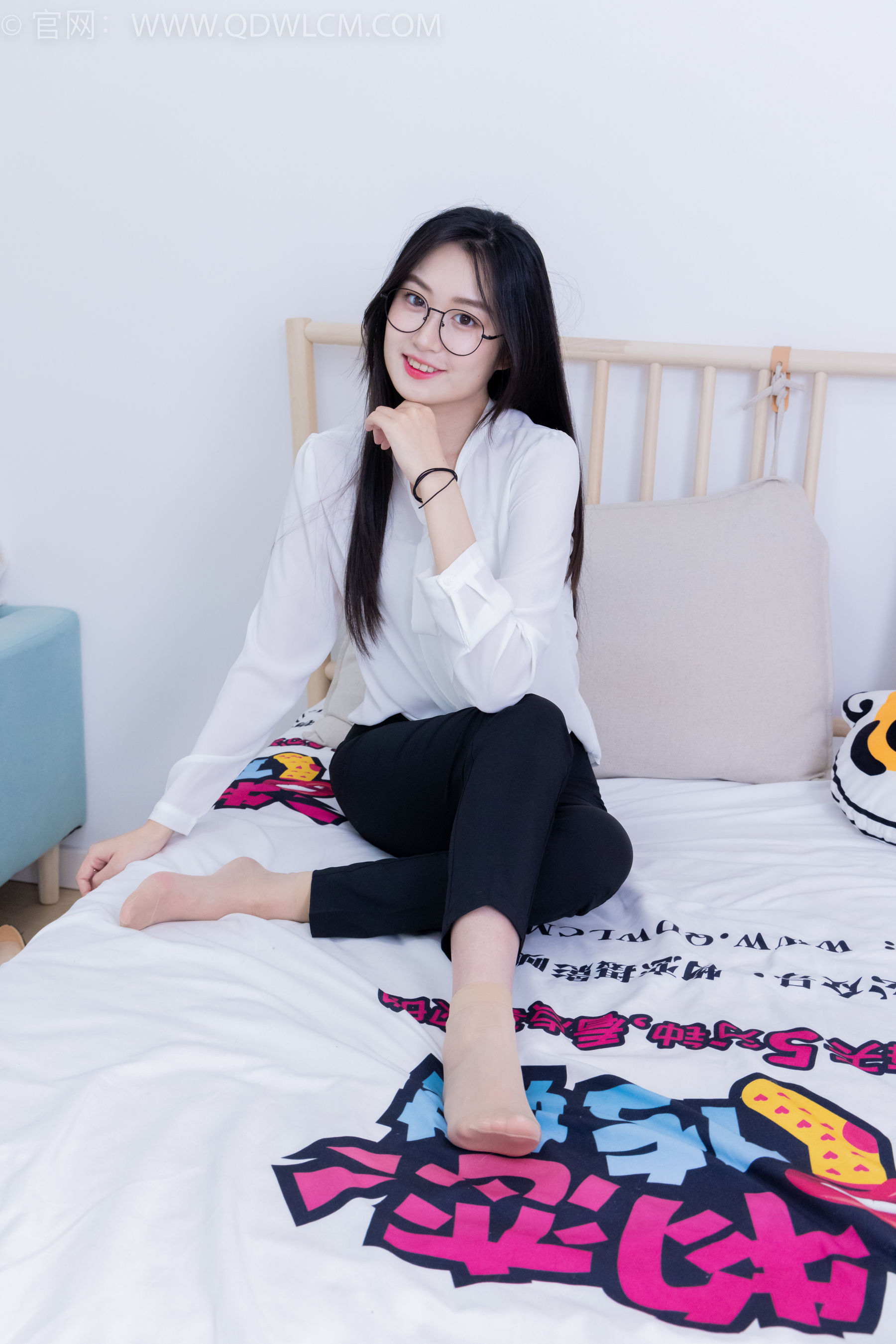 View - 物恋传媒 - Chiness Model  No.2022 小敏 -心被雾深陷 - 图库库