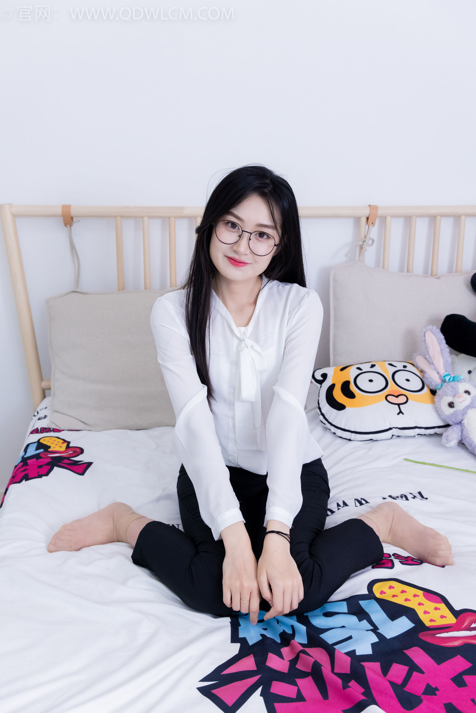 View - 物恋传媒 - Chiness Model  No.2022 小敏 -心被雾深陷 - 图库库