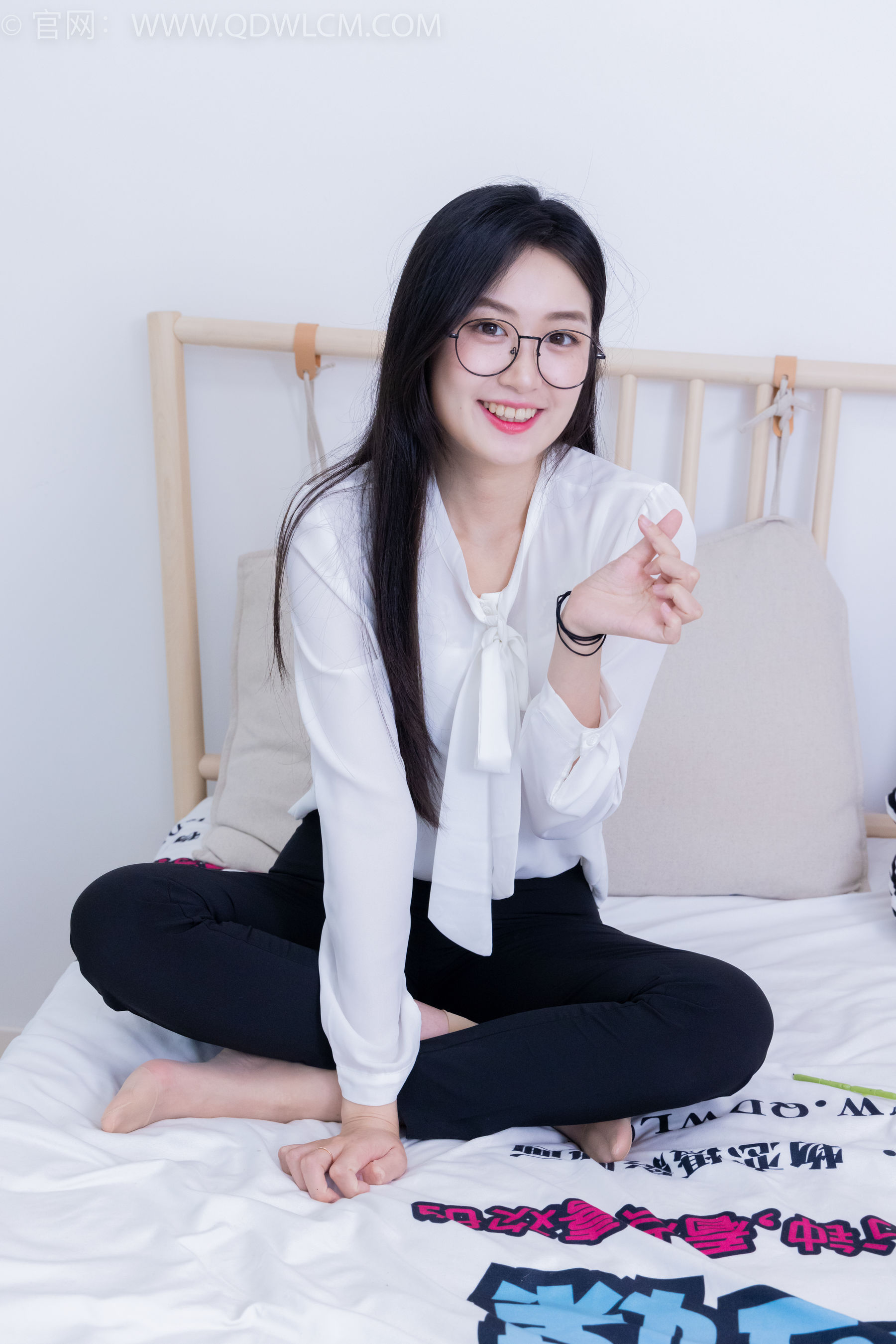 View - 物恋传媒 - Chiness Model  No.2022 小敏 -心被雾深陷 - 图库库