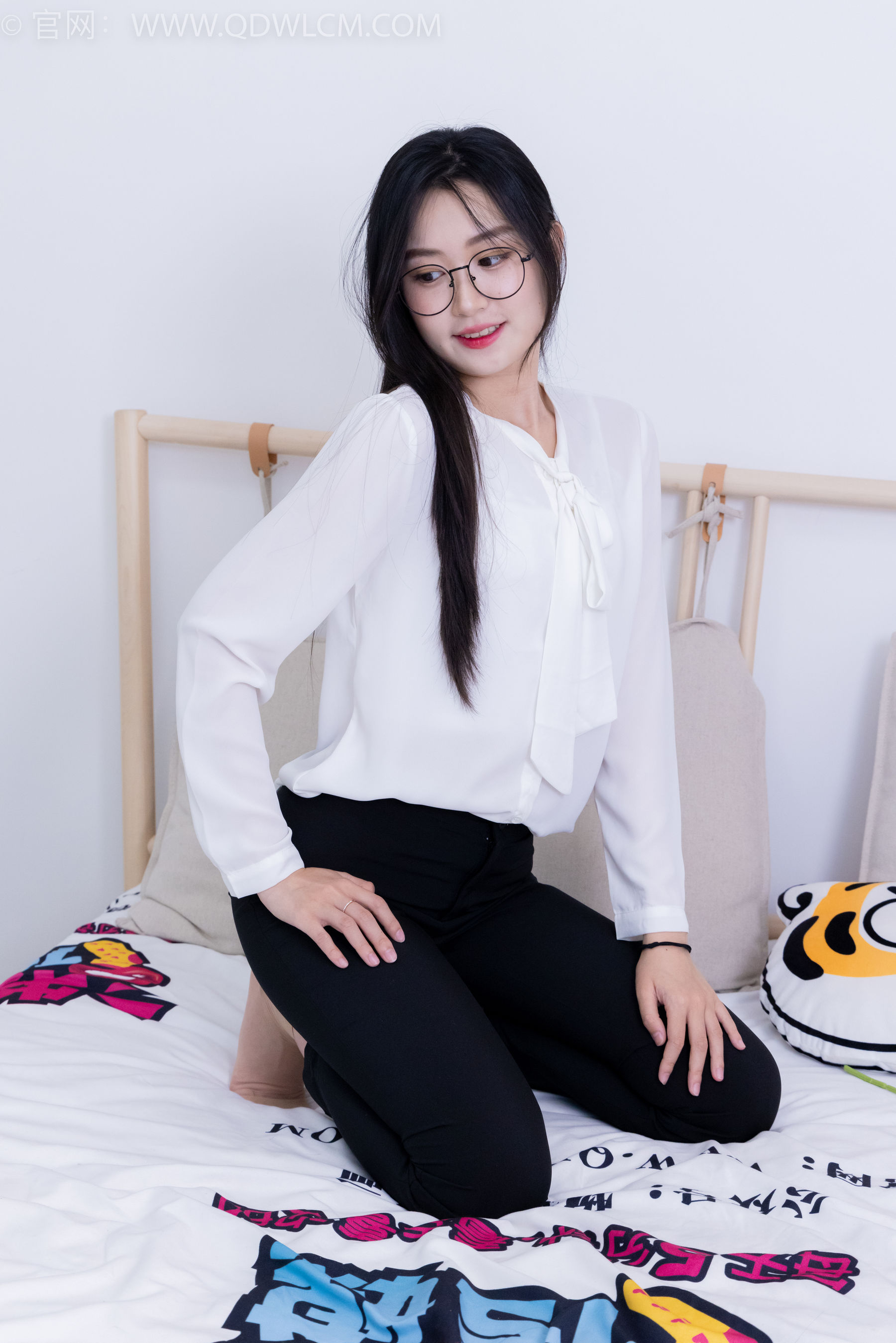 View - 物恋传媒 - Chiness Model  No.2022 小敏 -心被雾深陷 - 图库库