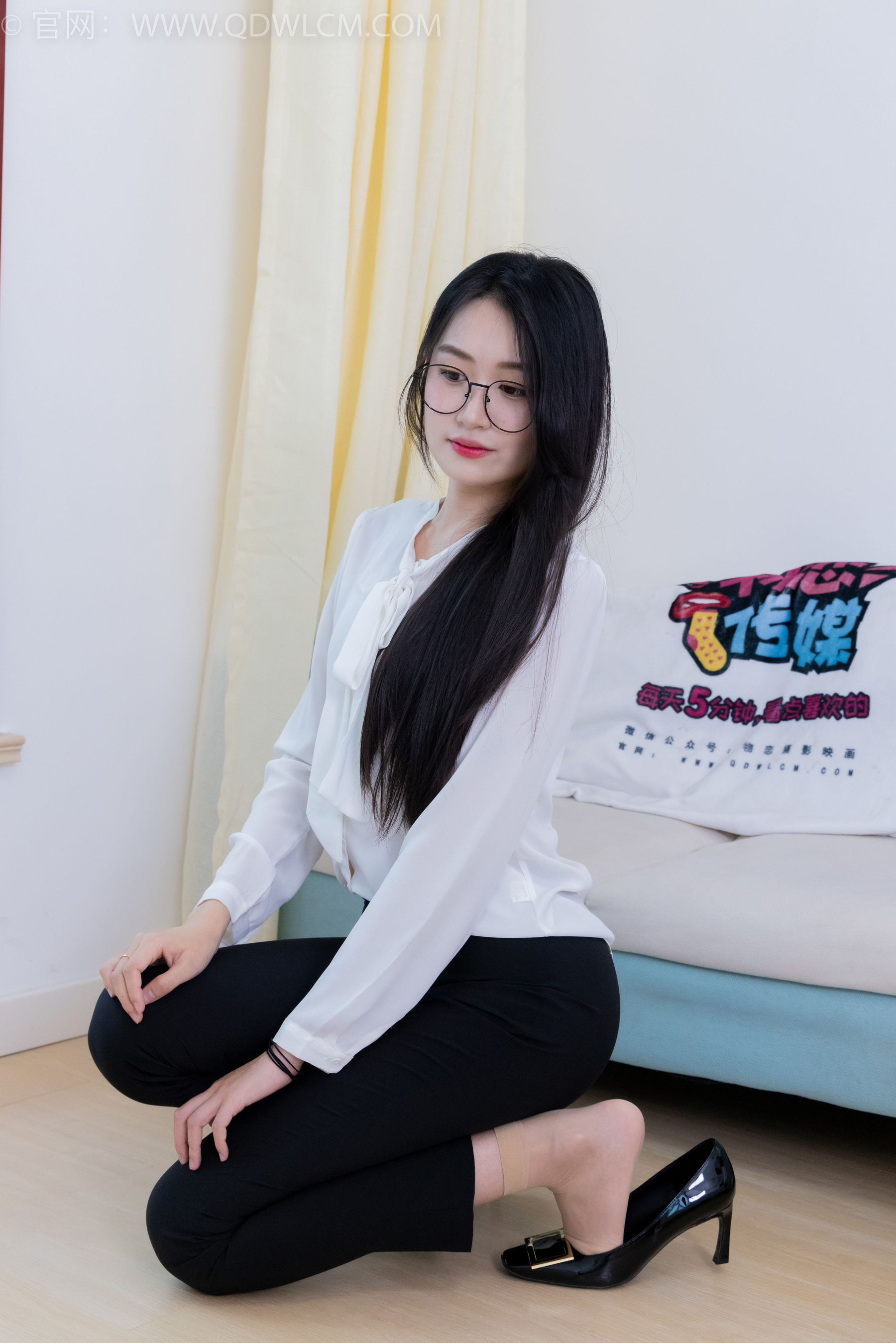 View - 物恋传媒 - Chiness Model  No.2022 小敏 -心被雾深陷 - 图库库