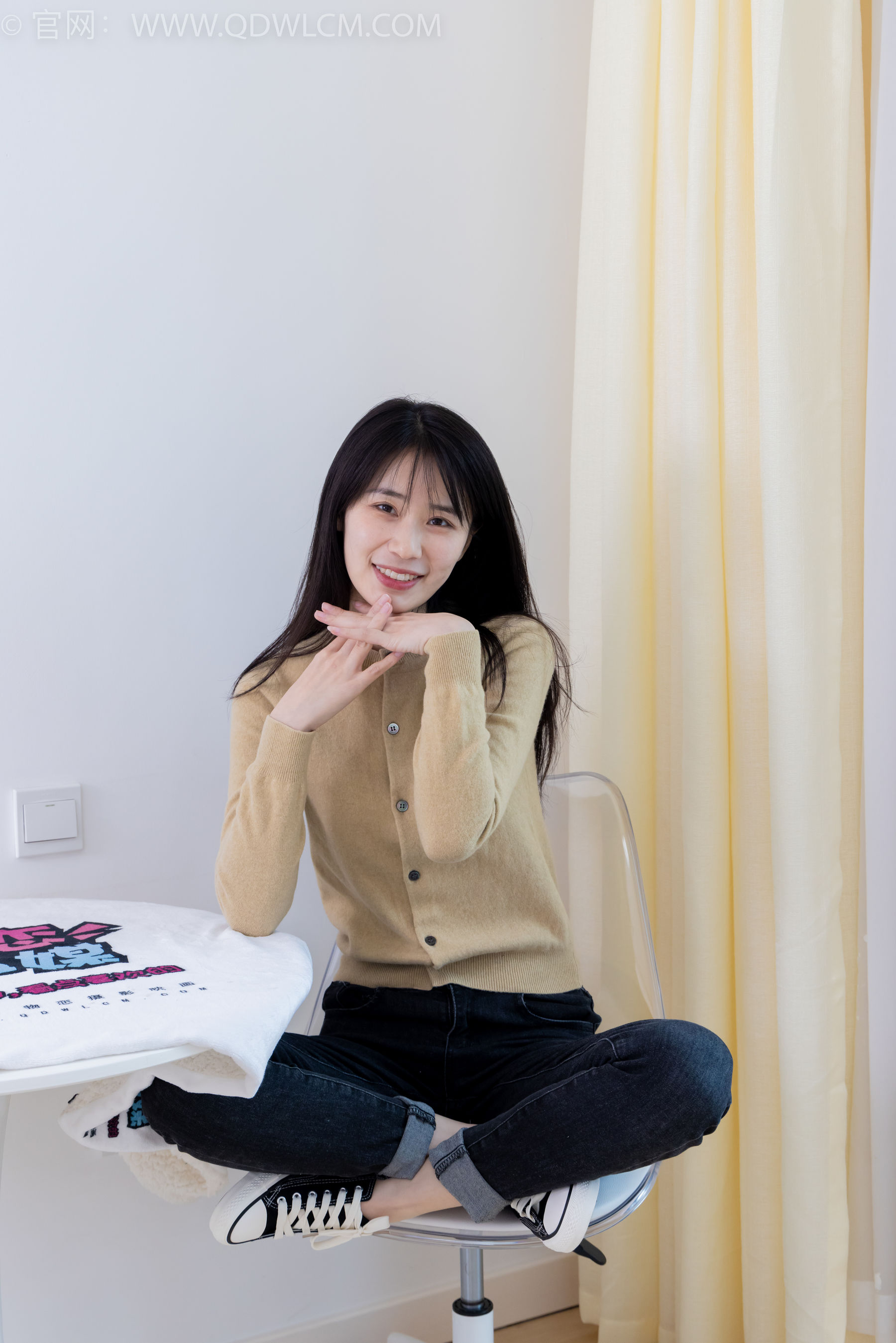 View - 物恋传媒 - Chiness Model  No.2033 菜菜 -熟悉的面孔 - 图库库