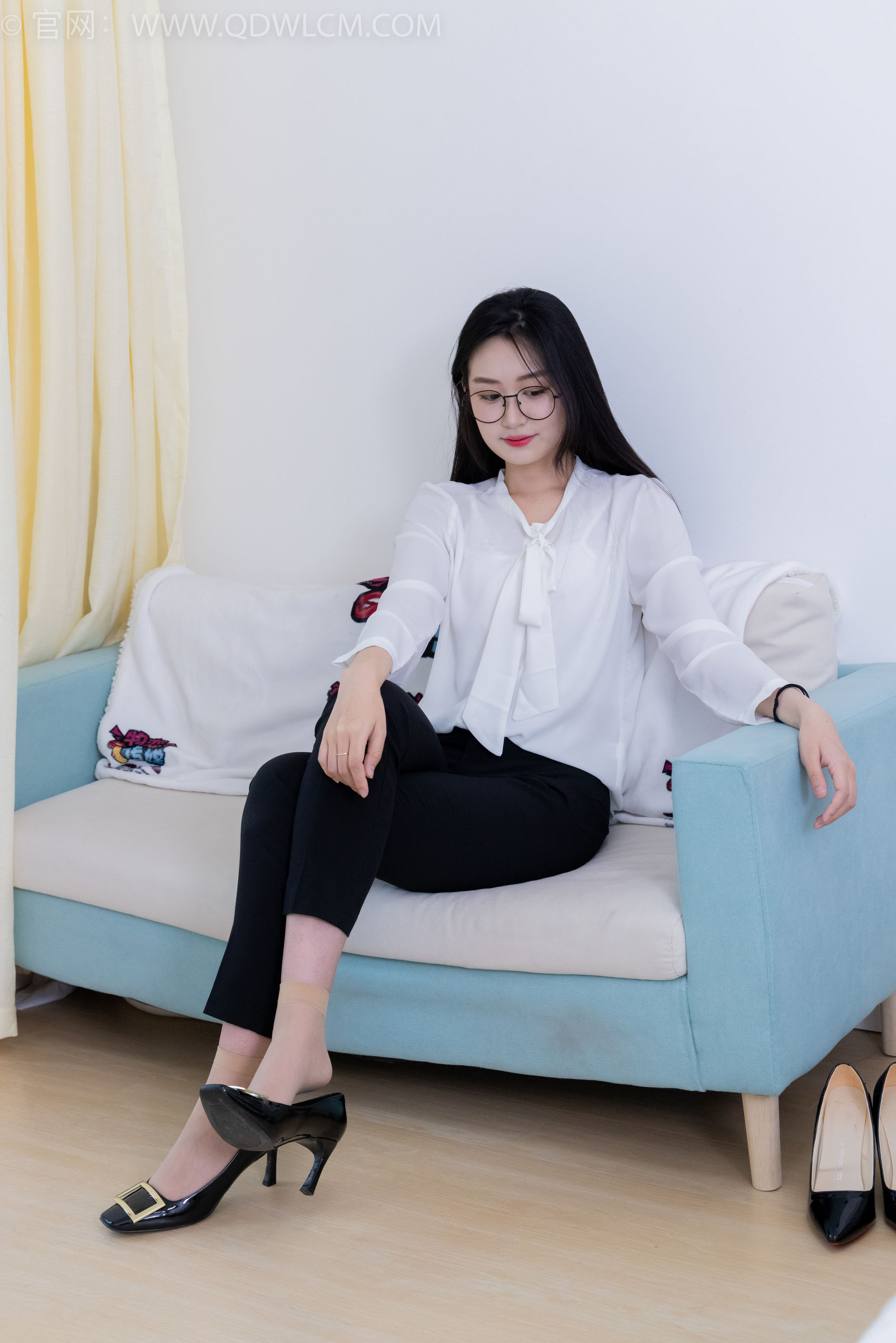 View - 物恋传媒 - Chiness Model  No.2022 小敏 -心被雾深陷 - 图库库