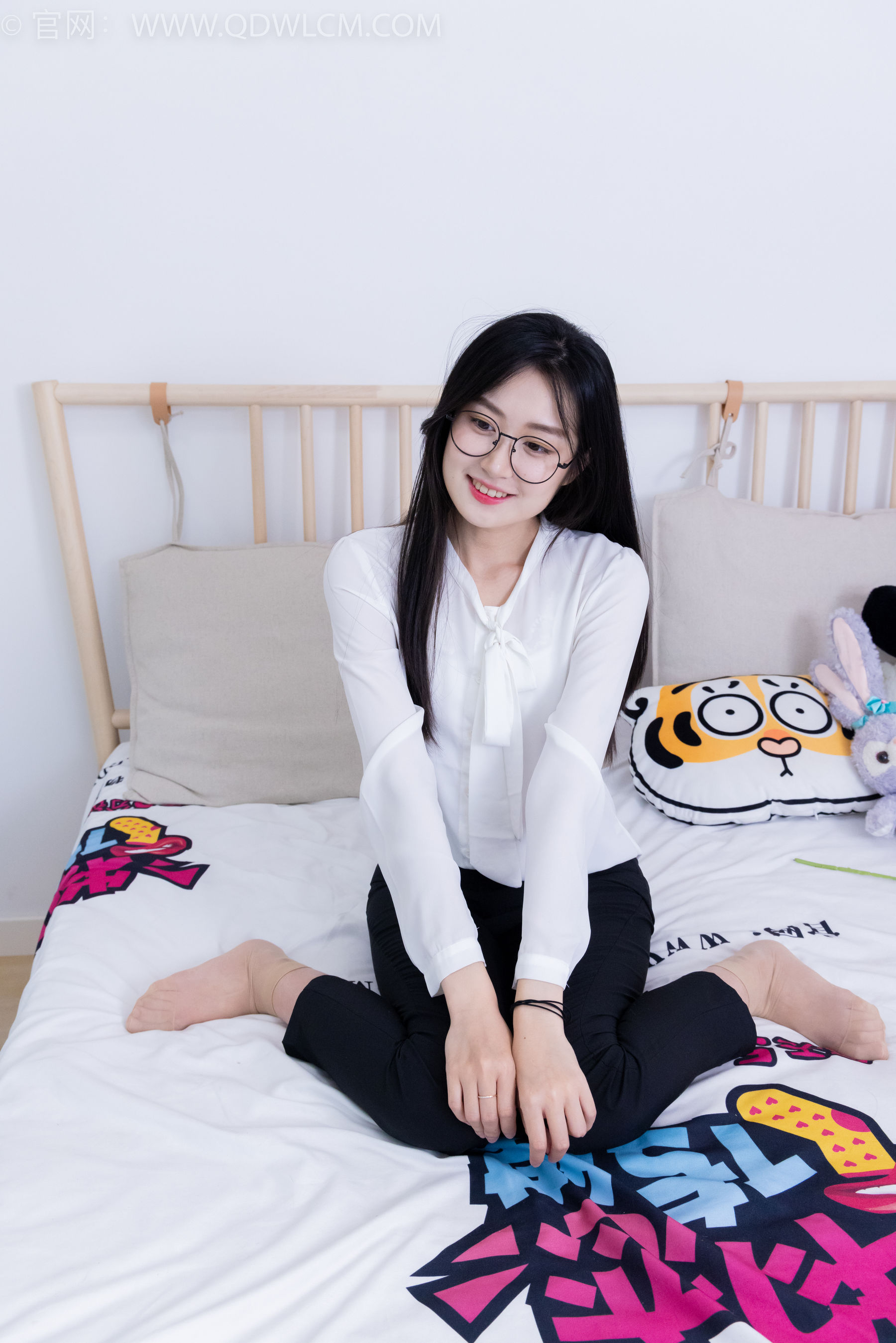 View - 物恋传媒 - Chiness Model  No.2022 小敏 -心被雾深陷 - 图库库