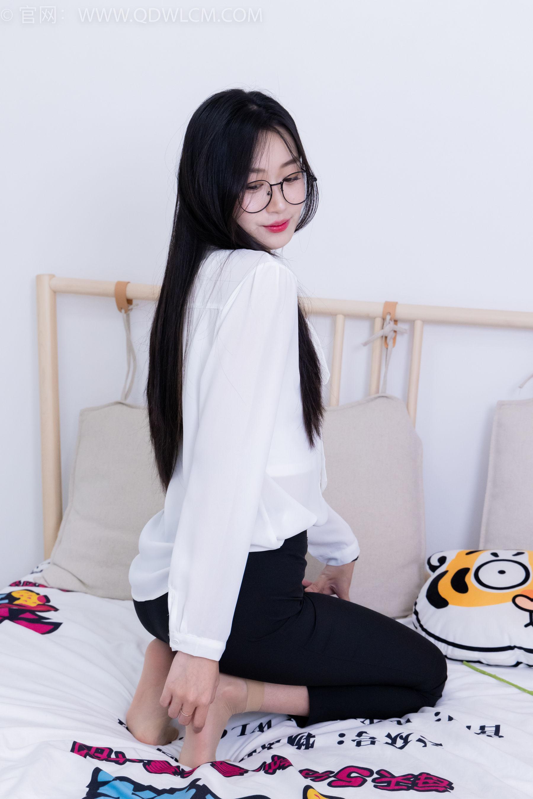 View - 物恋传媒 - Chiness Model  No.2022 小敏 -心被雾深陷 - 图库库