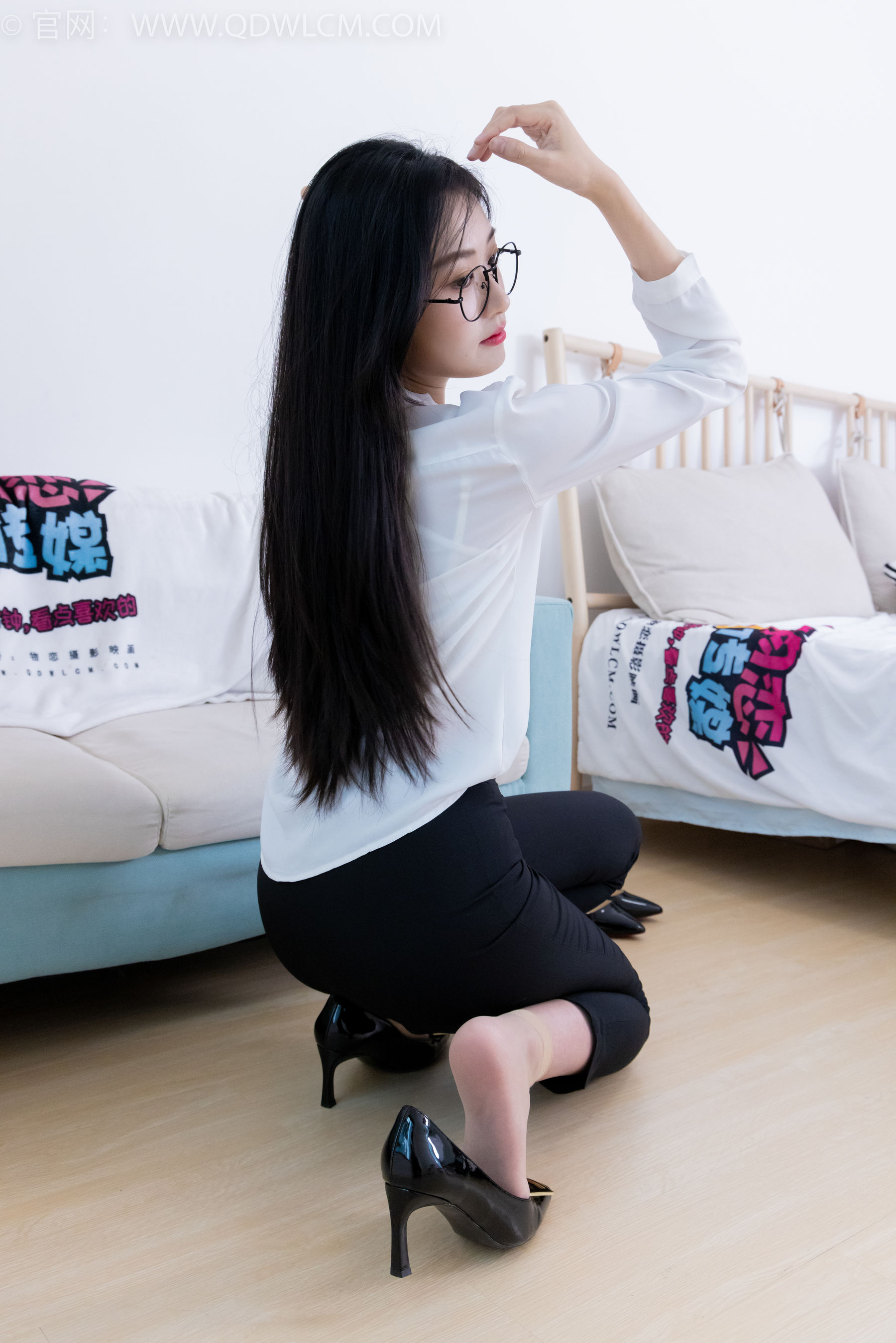 View - 物恋传媒 - Chiness Model  No.2022 小敏 -心被雾深陷 - 图库库