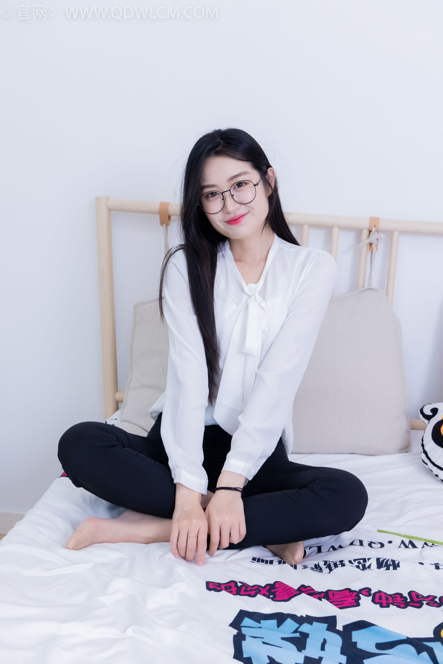 View - 物恋传媒 - Chiness Model  No.2022 小敏 -心被雾深陷 - 图库库