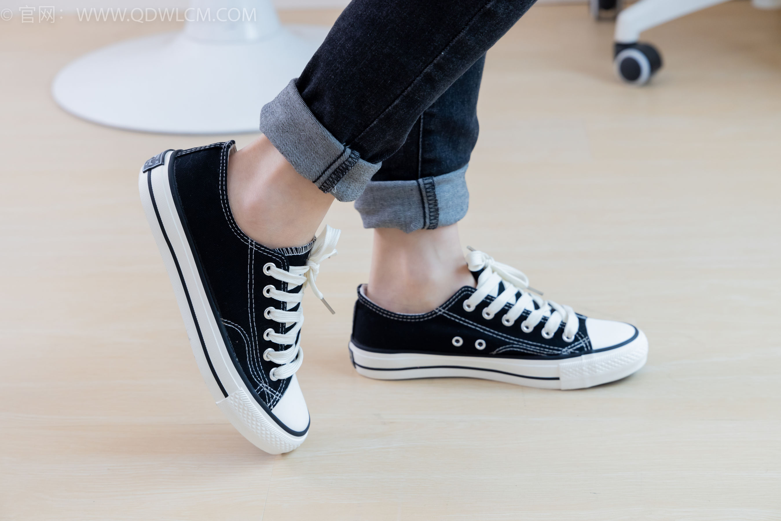 View - 物恋传媒 - Chiness Model  No.2033 菜菜 -熟悉的面孔 - 图库库