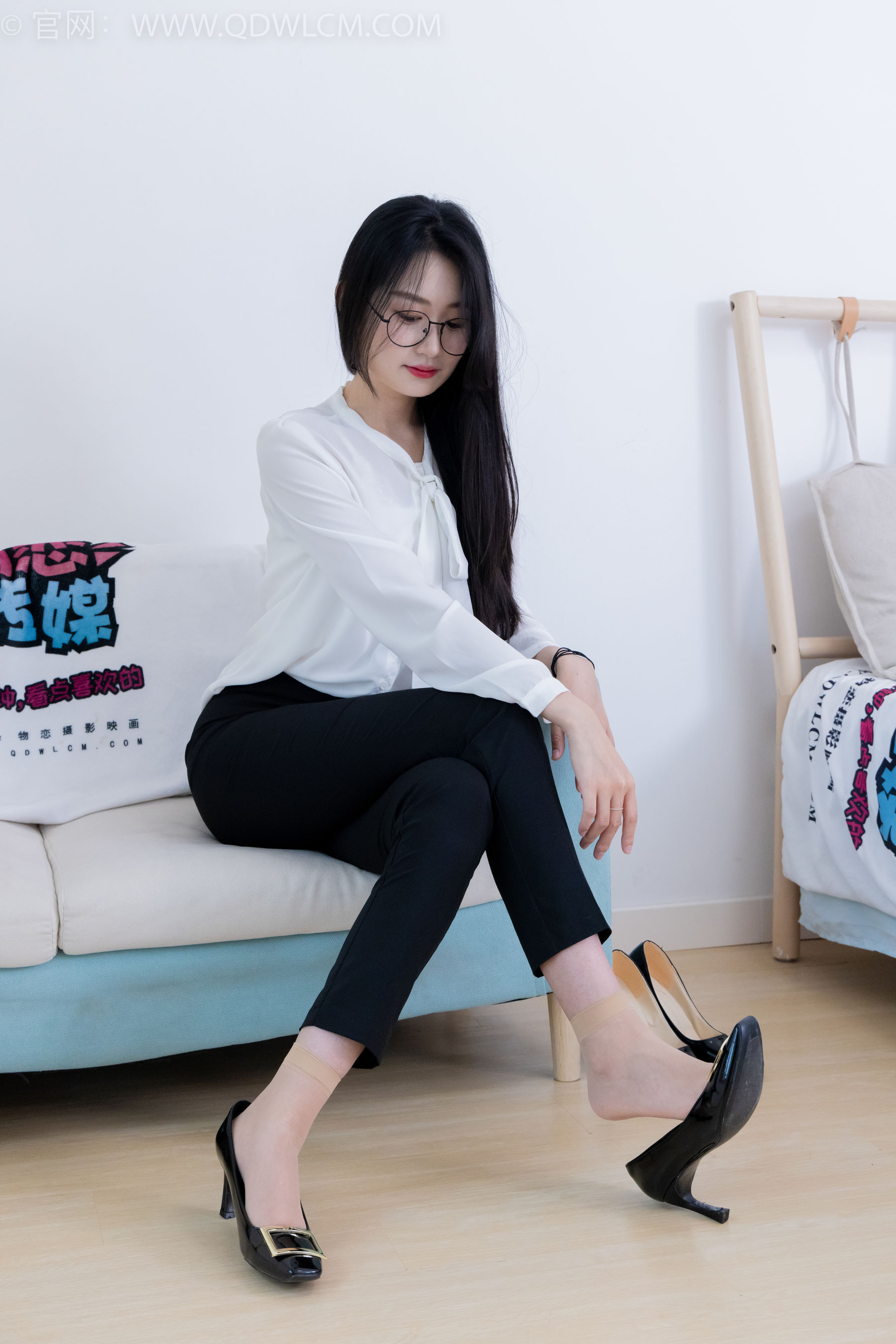 View - 物恋传媒 - Chiness Model  No.2022 小敏 -心被雾深陷 - 图库库